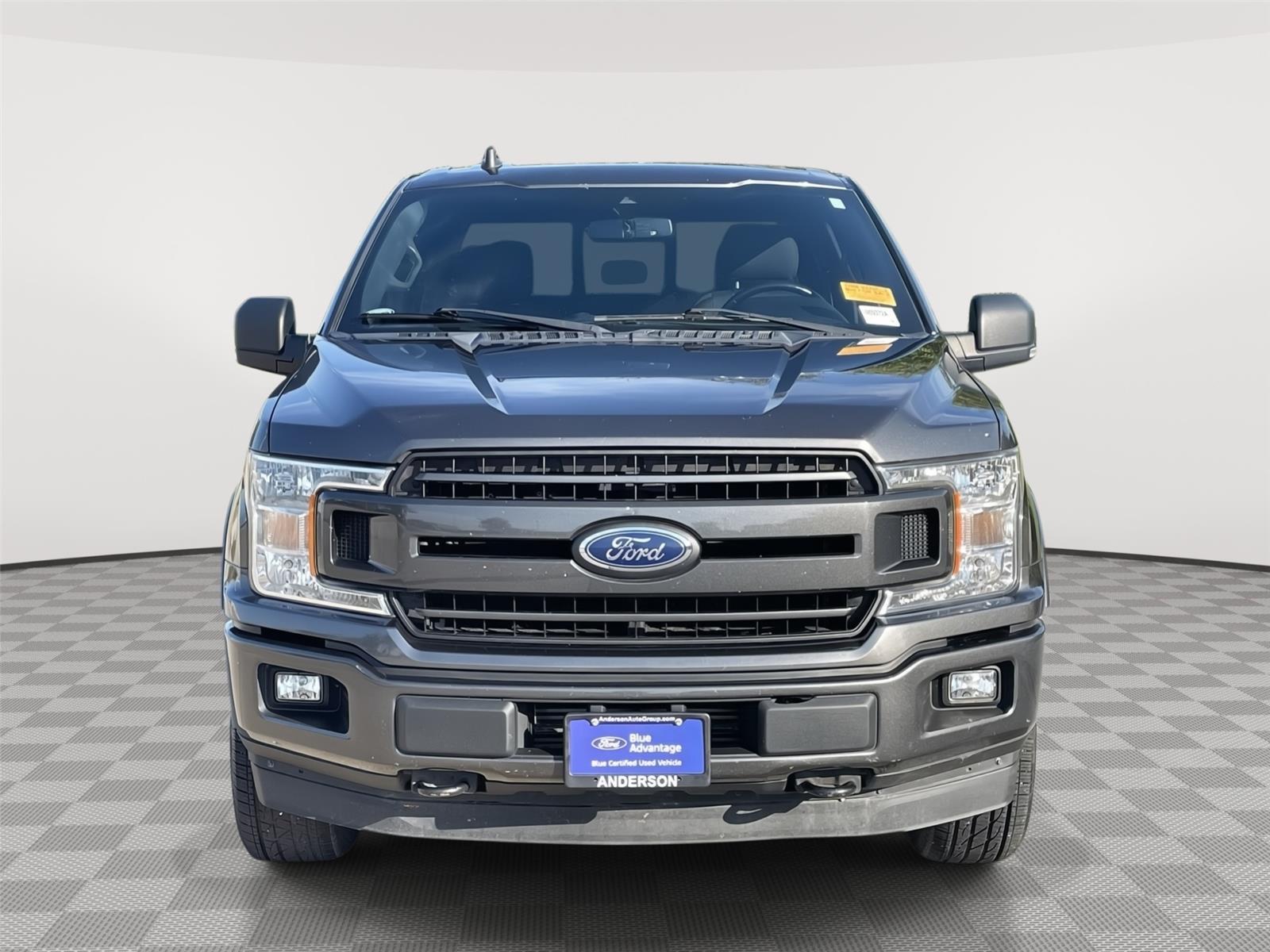 Vehicle photo 4