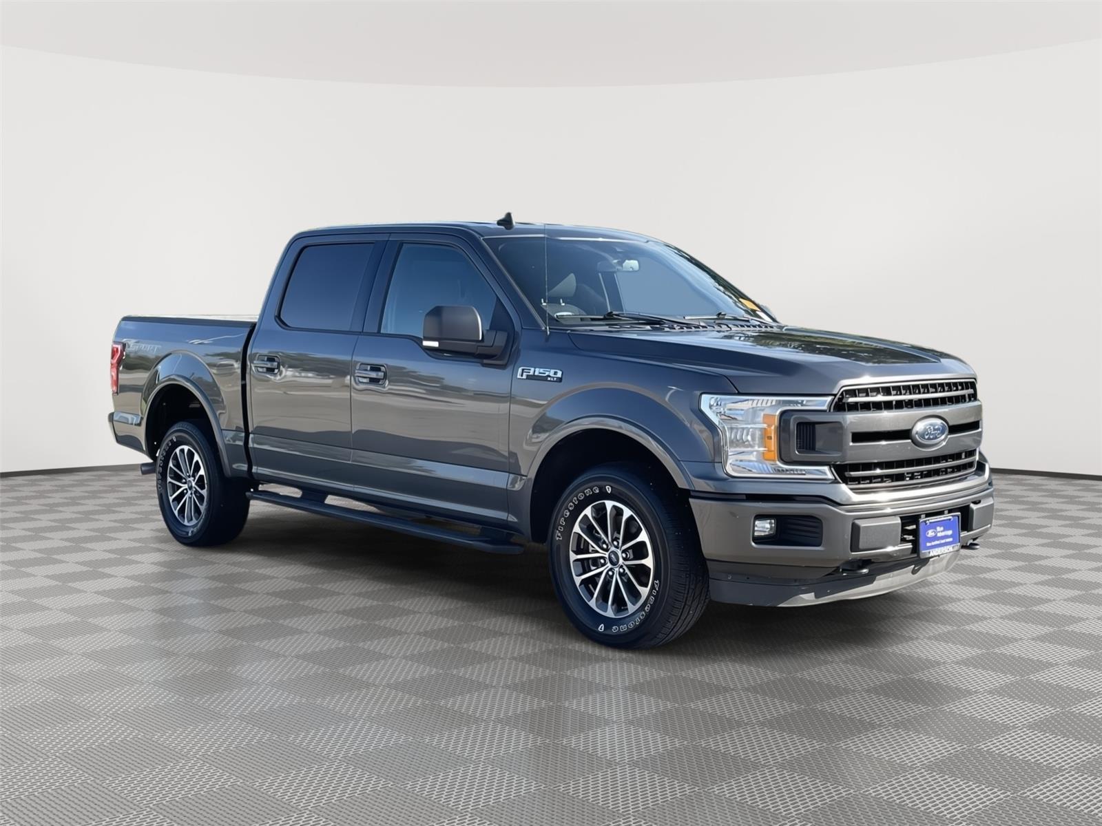 Vehicle photo 5