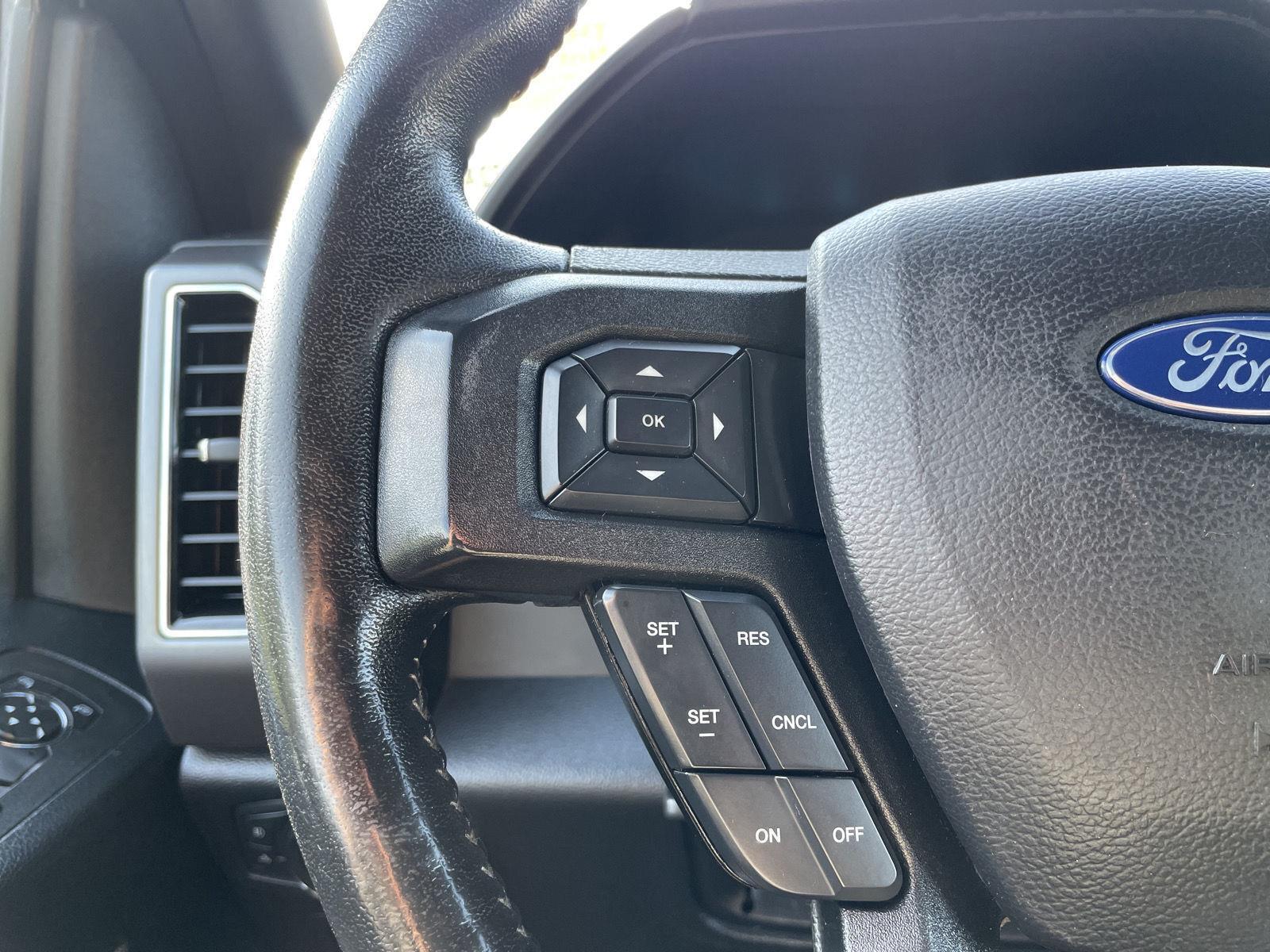 Vehicle photo 13