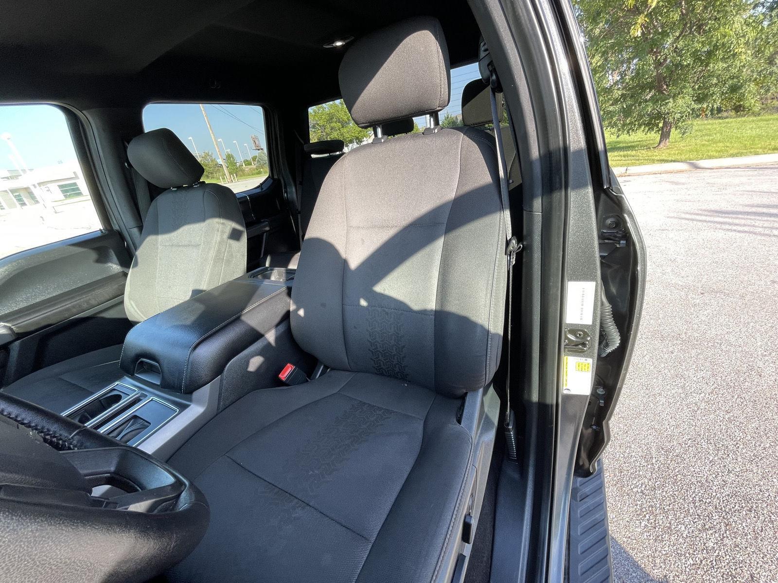 Vehicle photo 18