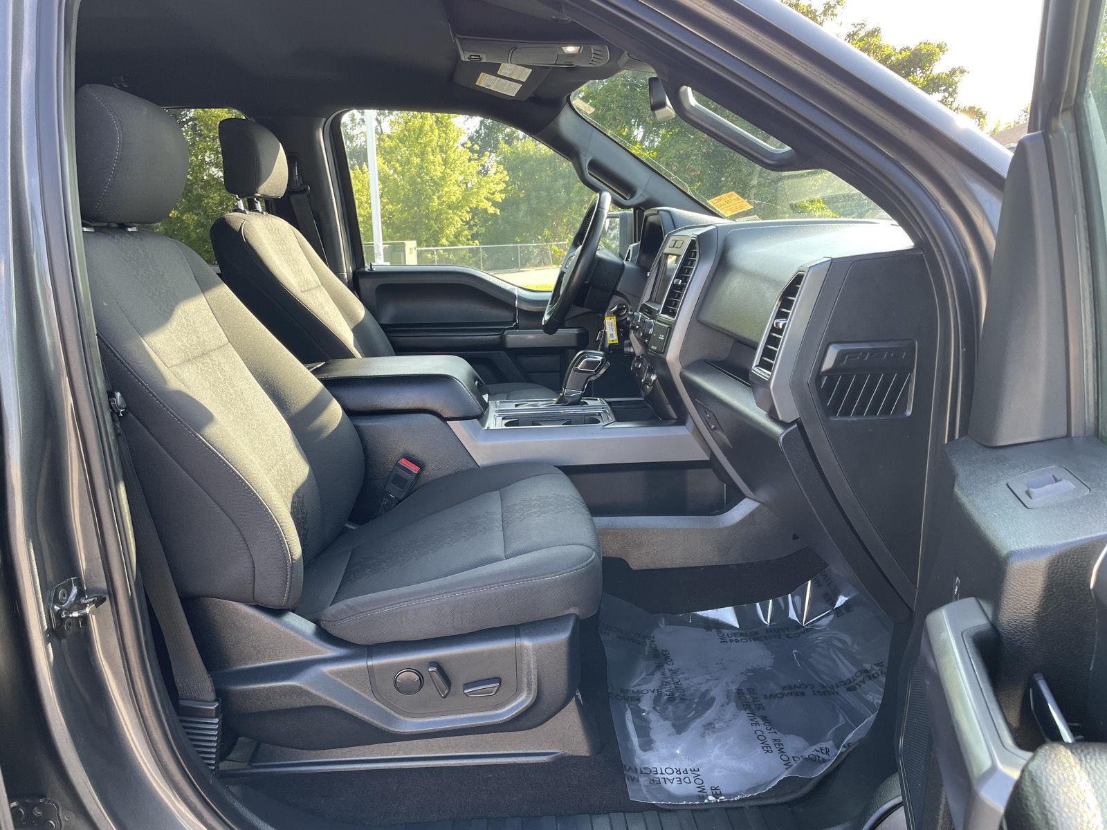 Vehicle photo 19