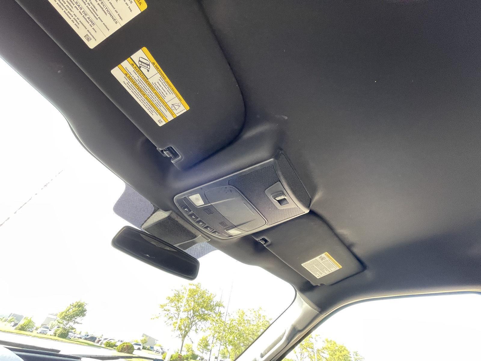 Vehicle photo 21