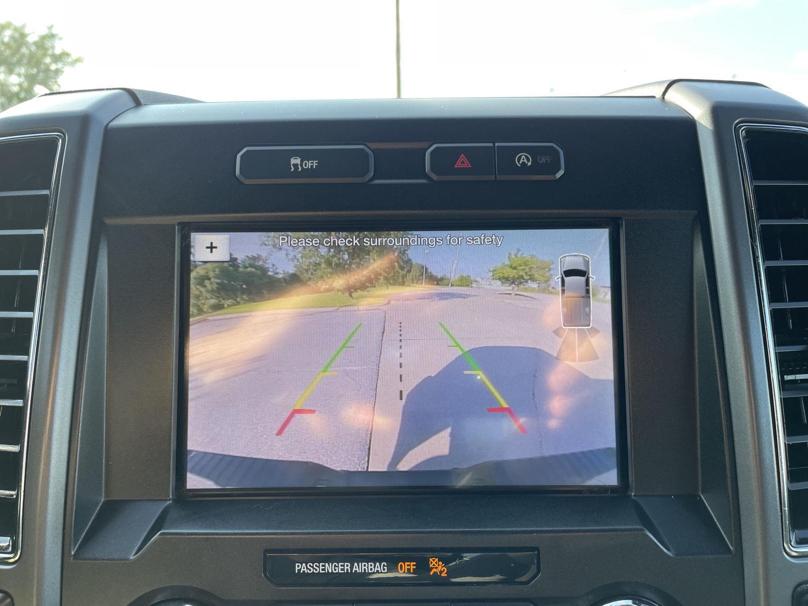 Vehicle photo 23