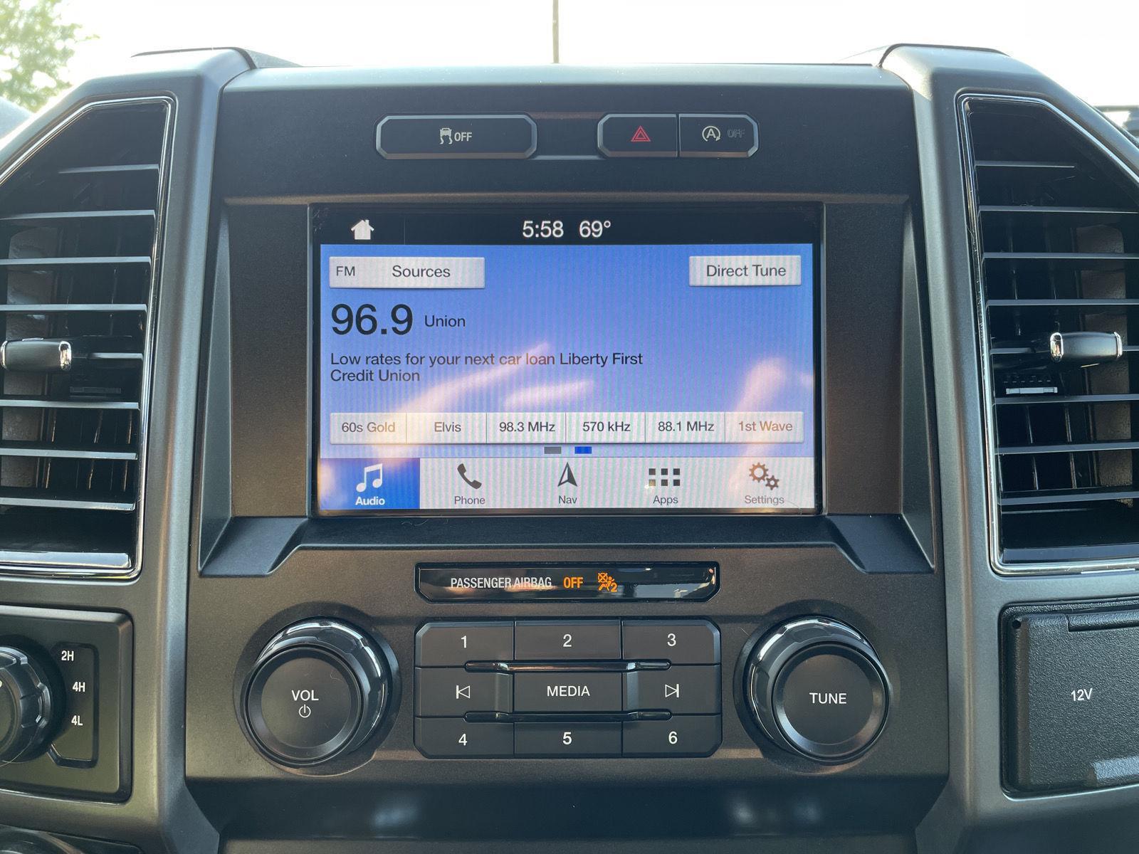 Vehicle photo 25