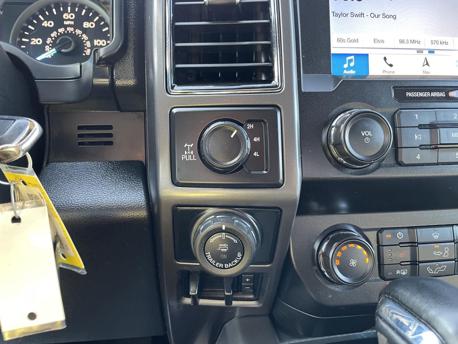 Vehicle photo 29