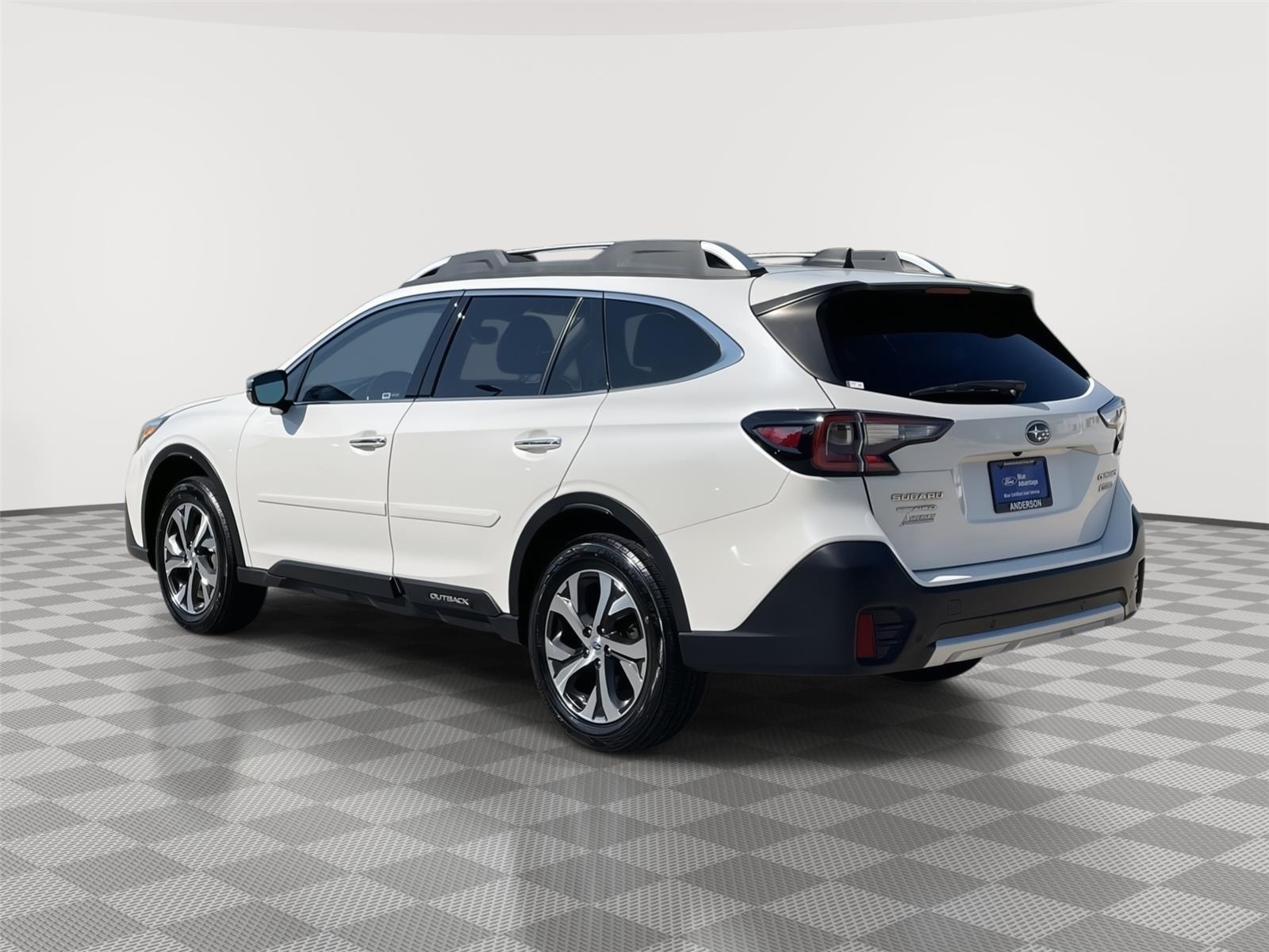 Vehicle photo 9