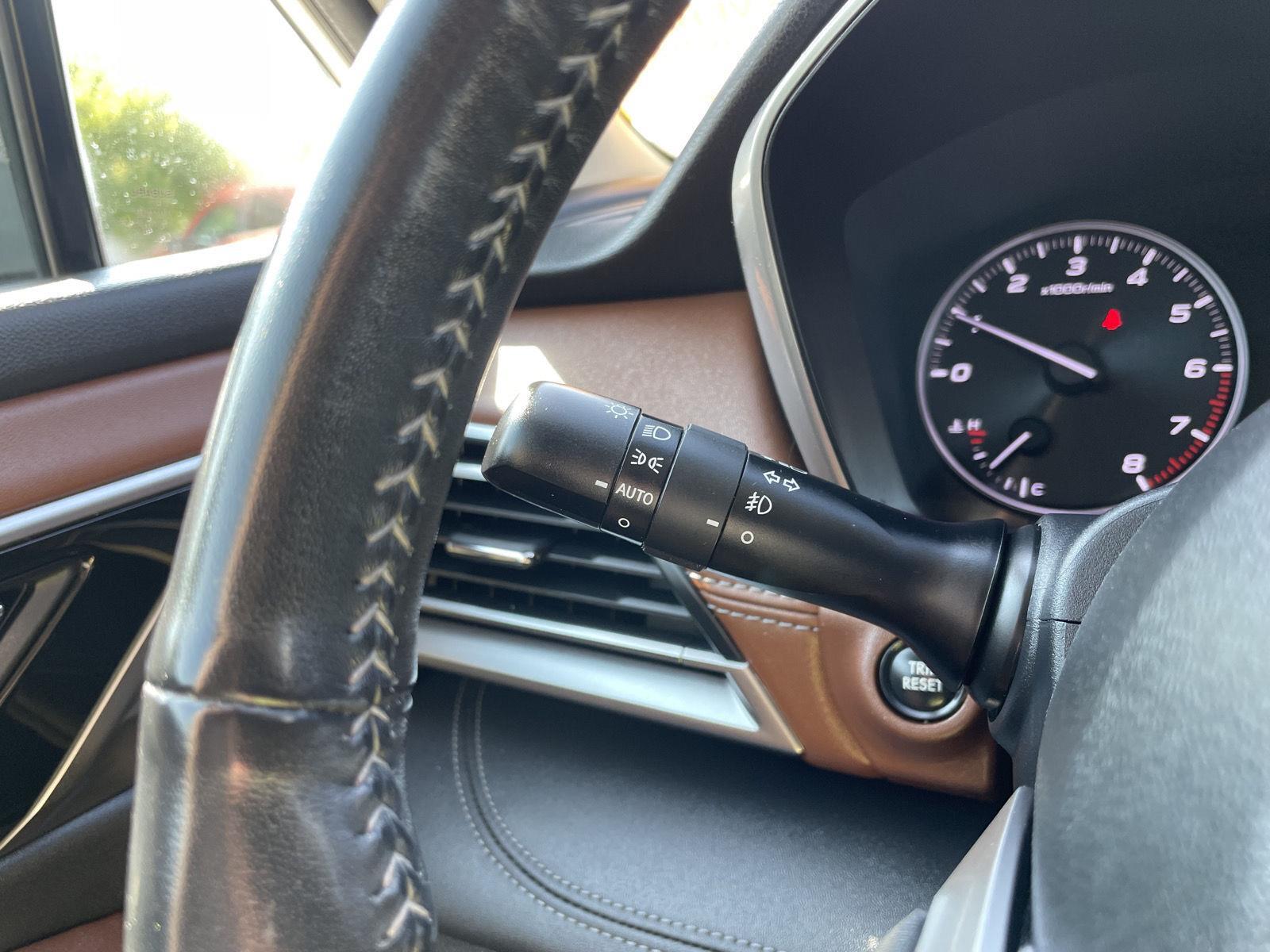 Vehicle photo 16