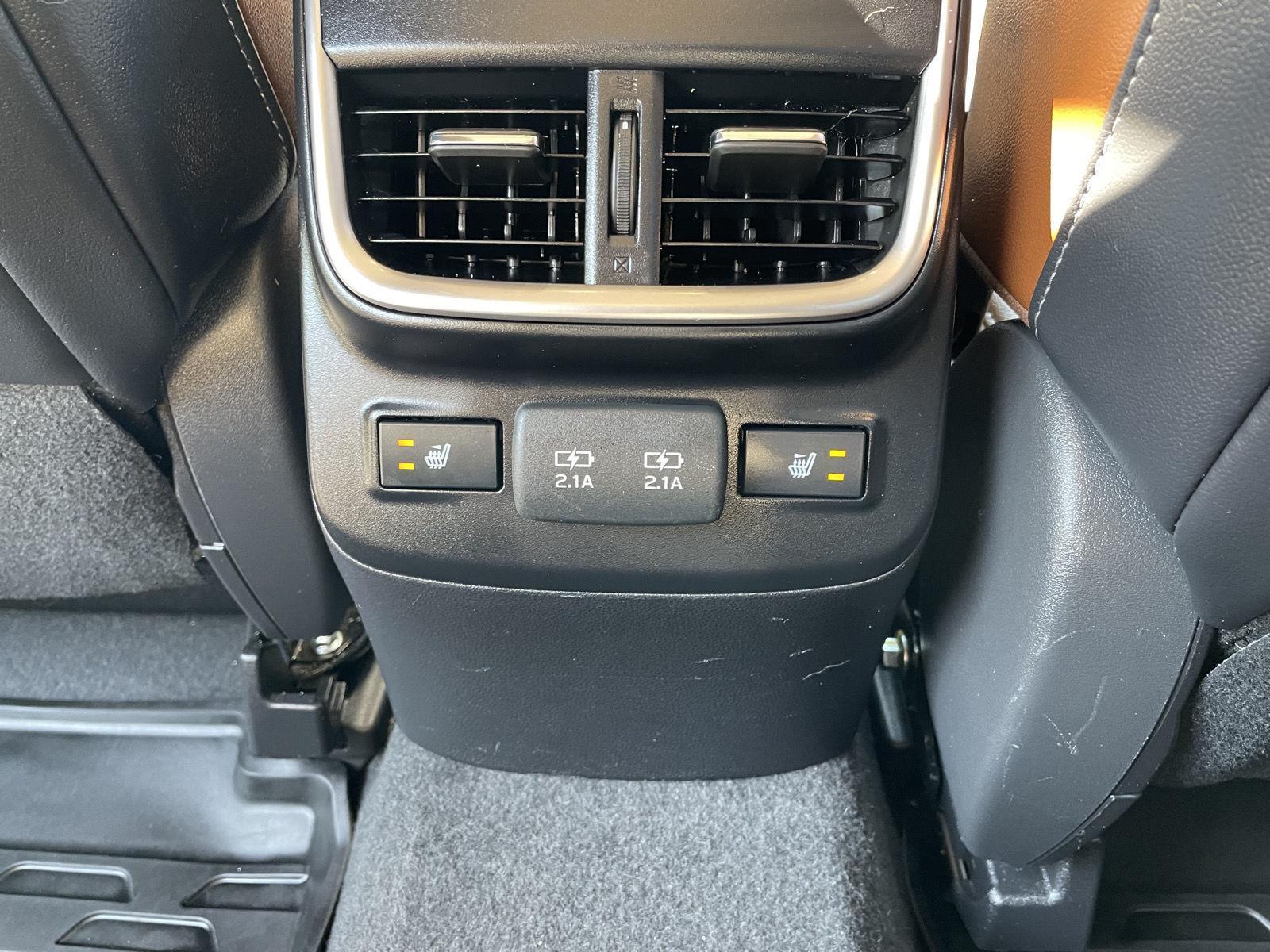 Vehicle photo 21