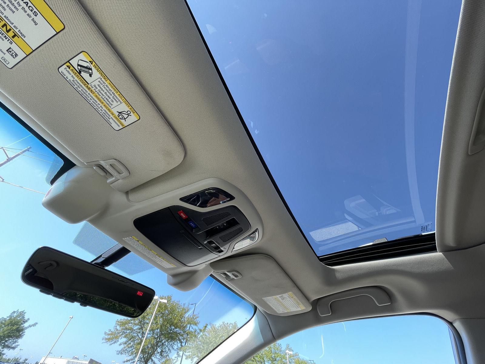 Vehicle photo 22