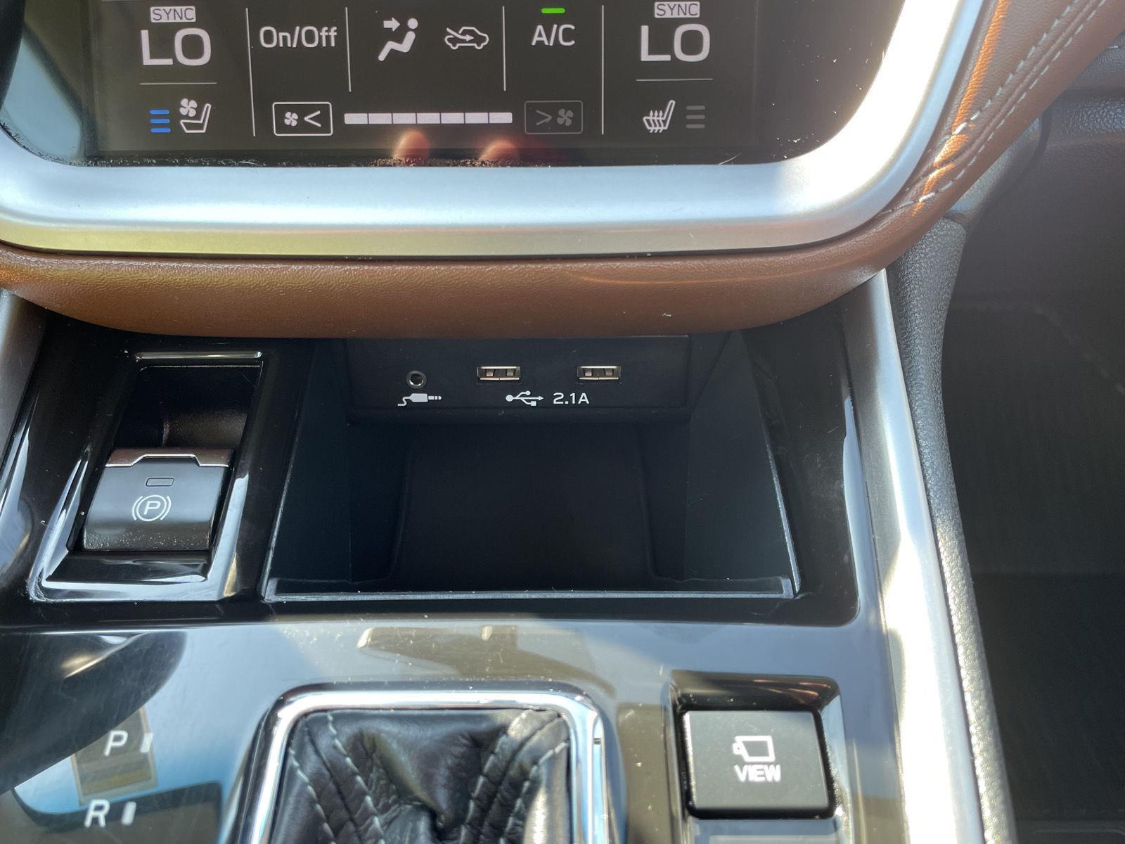 Vehicle photo 30