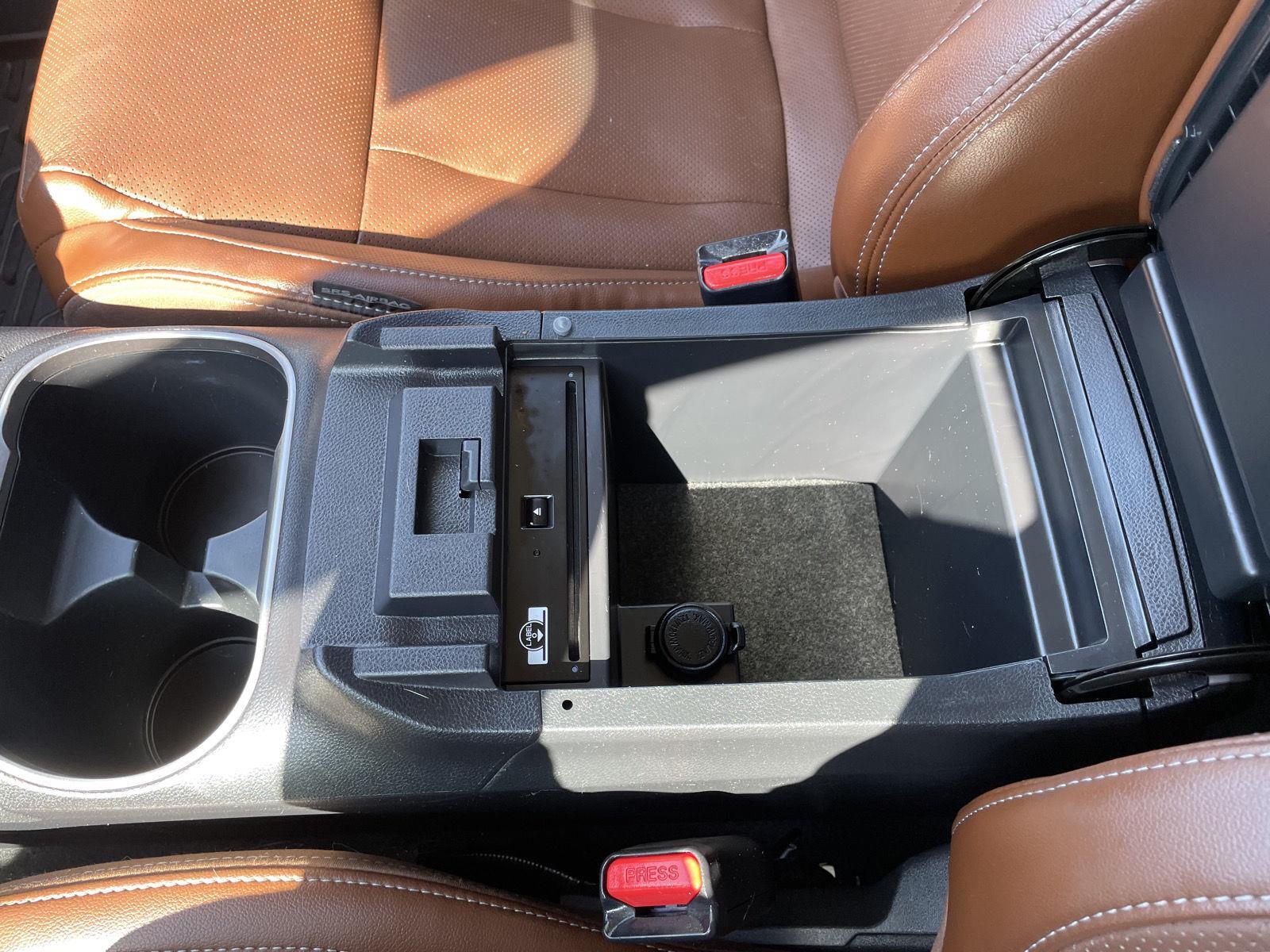 Vehicle photo 33