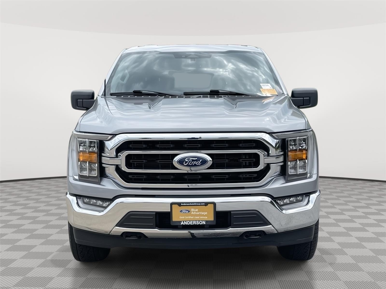 Vehicle photo 4