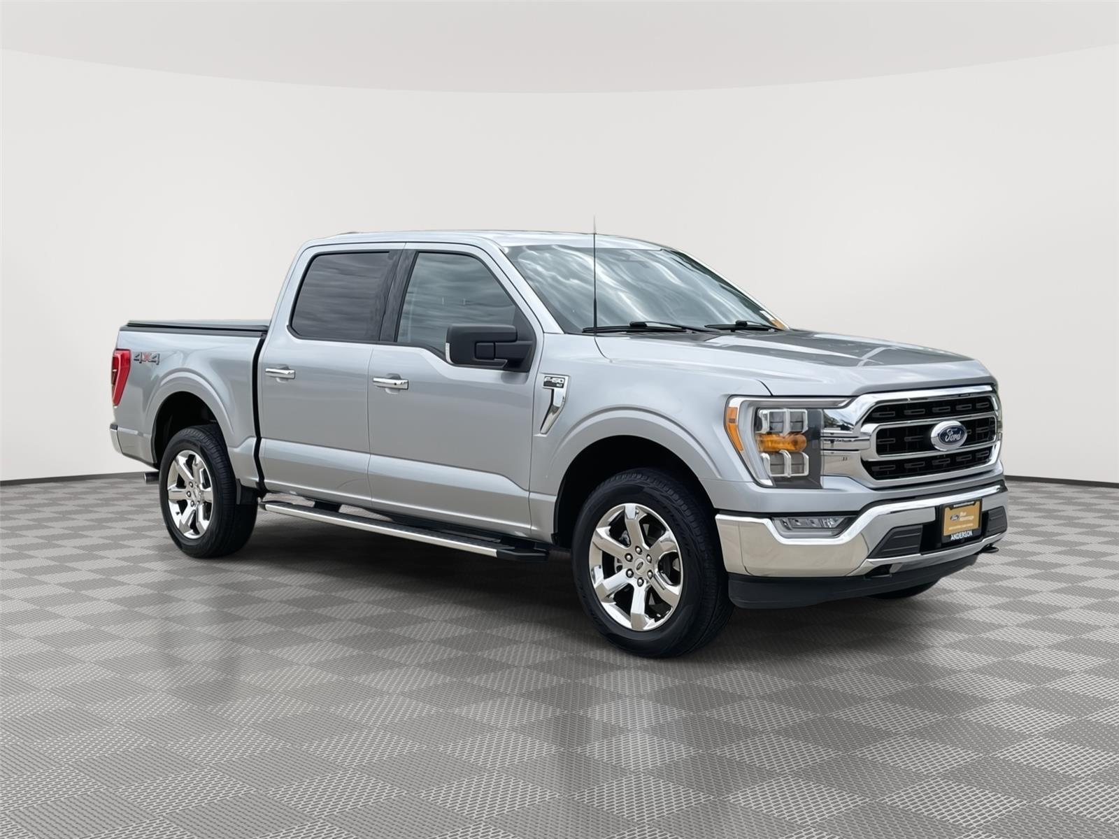 Vehicle photo 5