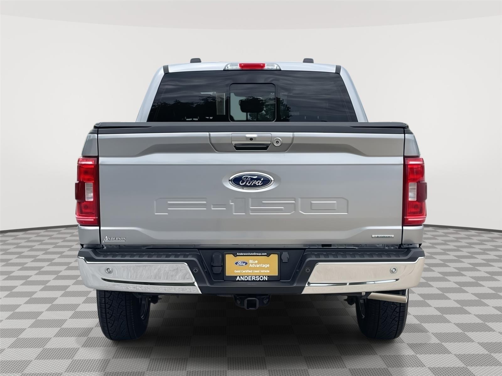 Vehicle photo 8