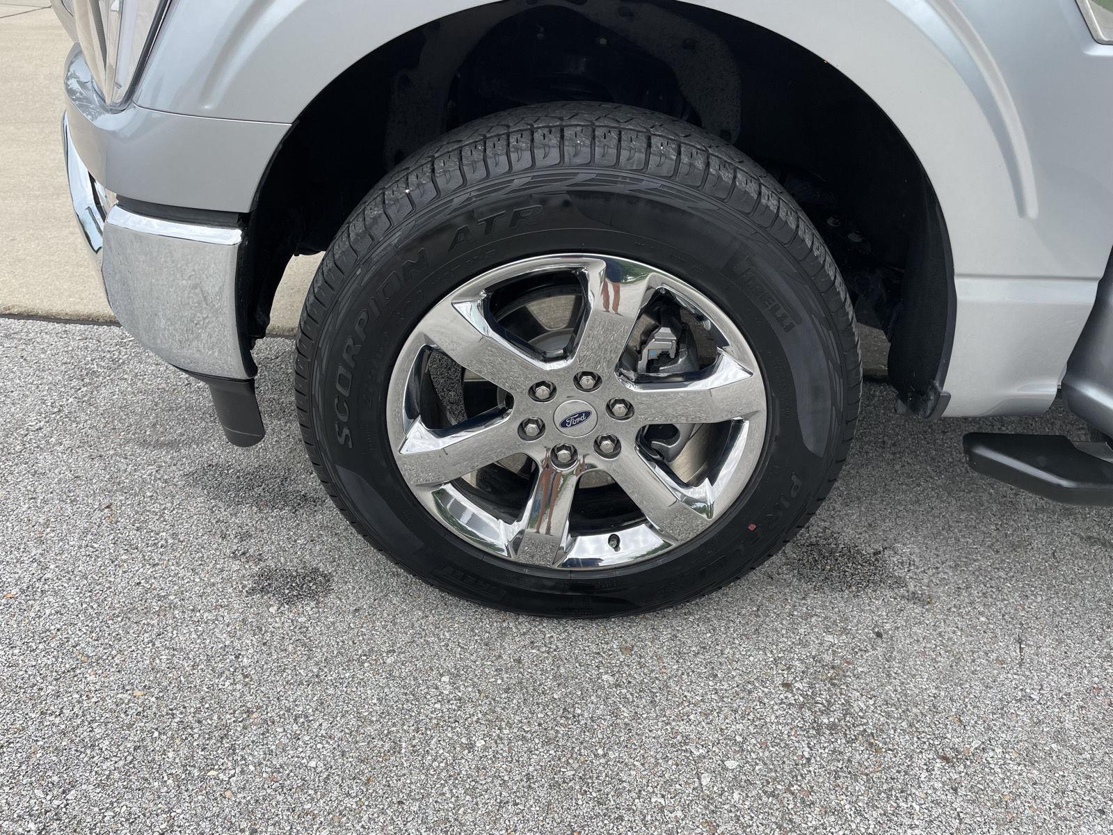Vehicle photo 10