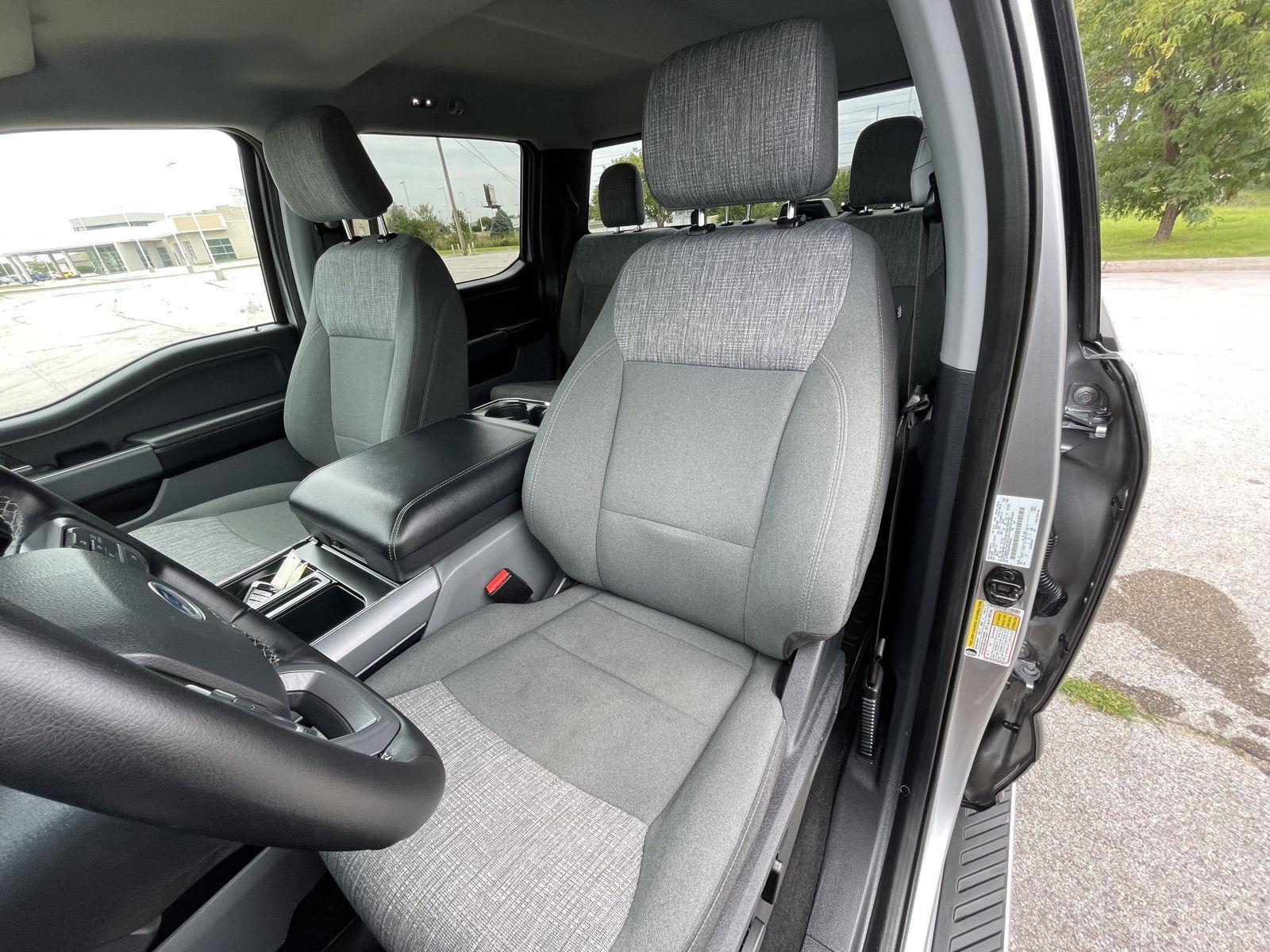 Vehicle photo 17