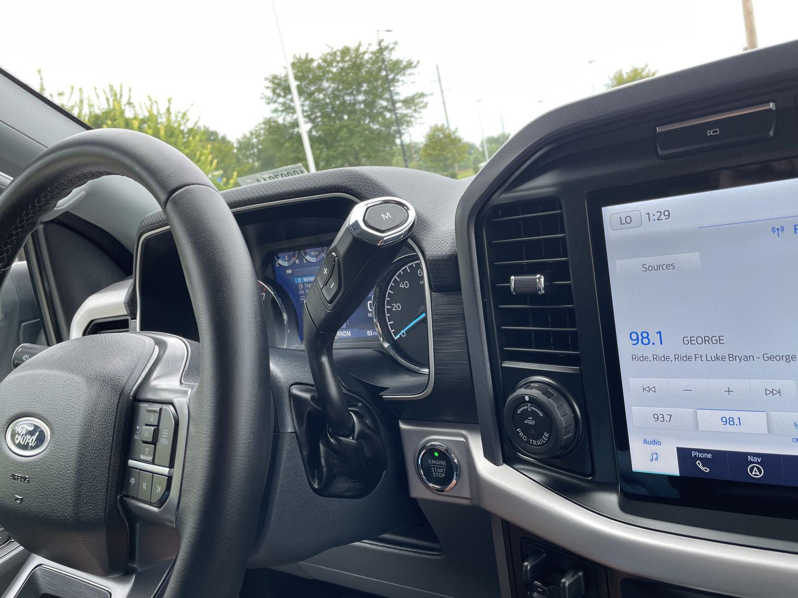 Vehicle photo 32