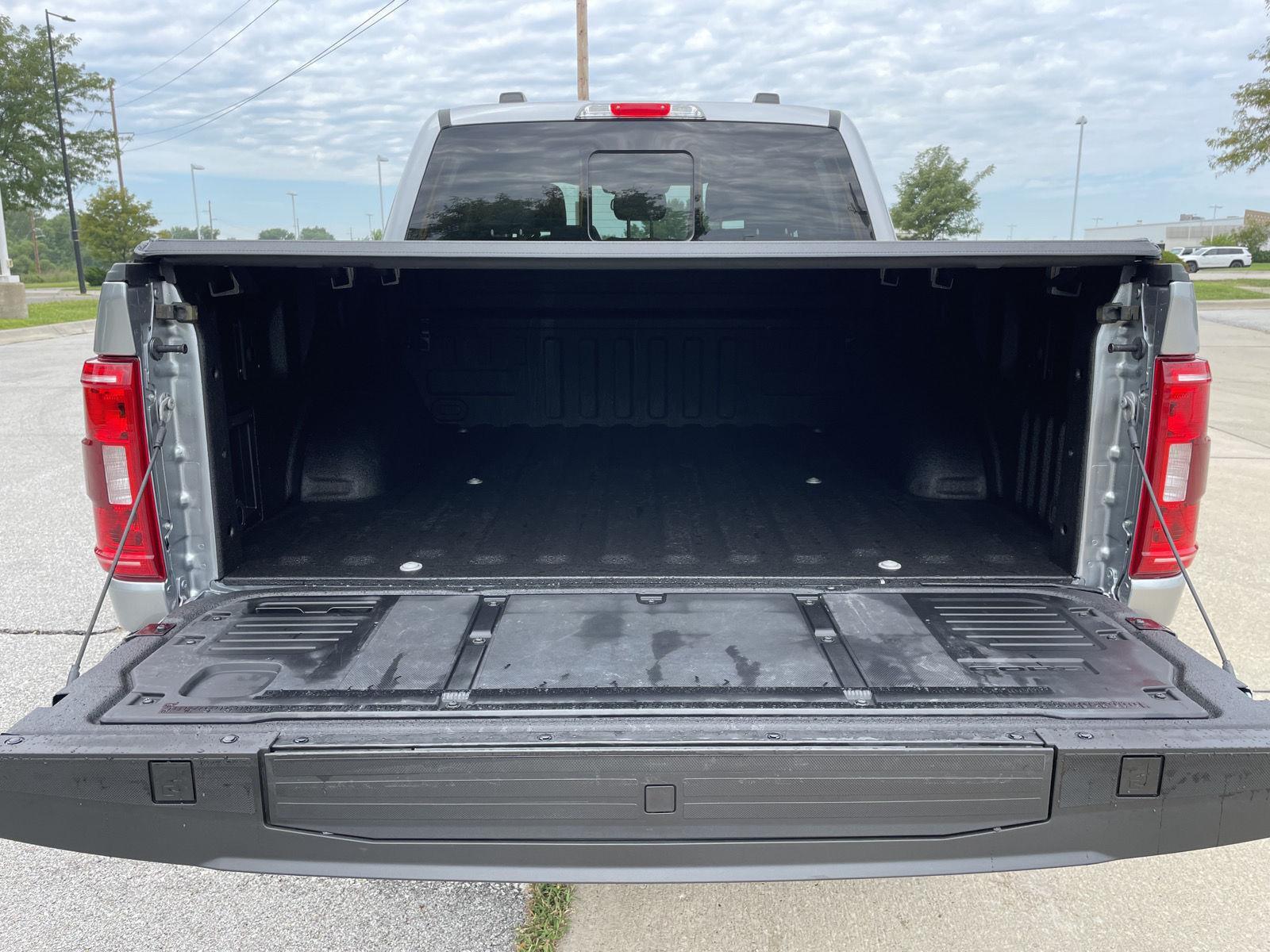 Vehicle photo 37