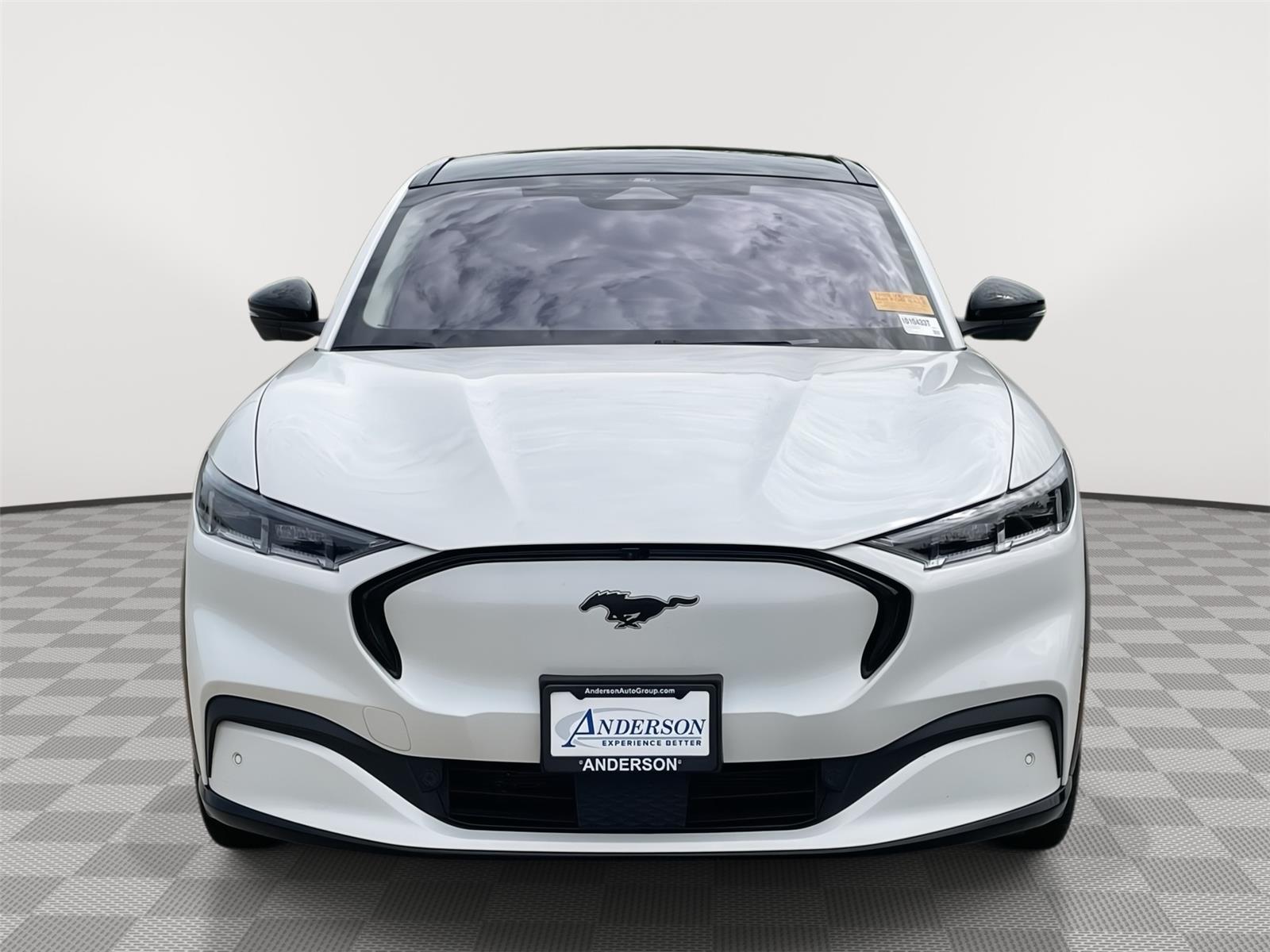 Vehicle photo 4