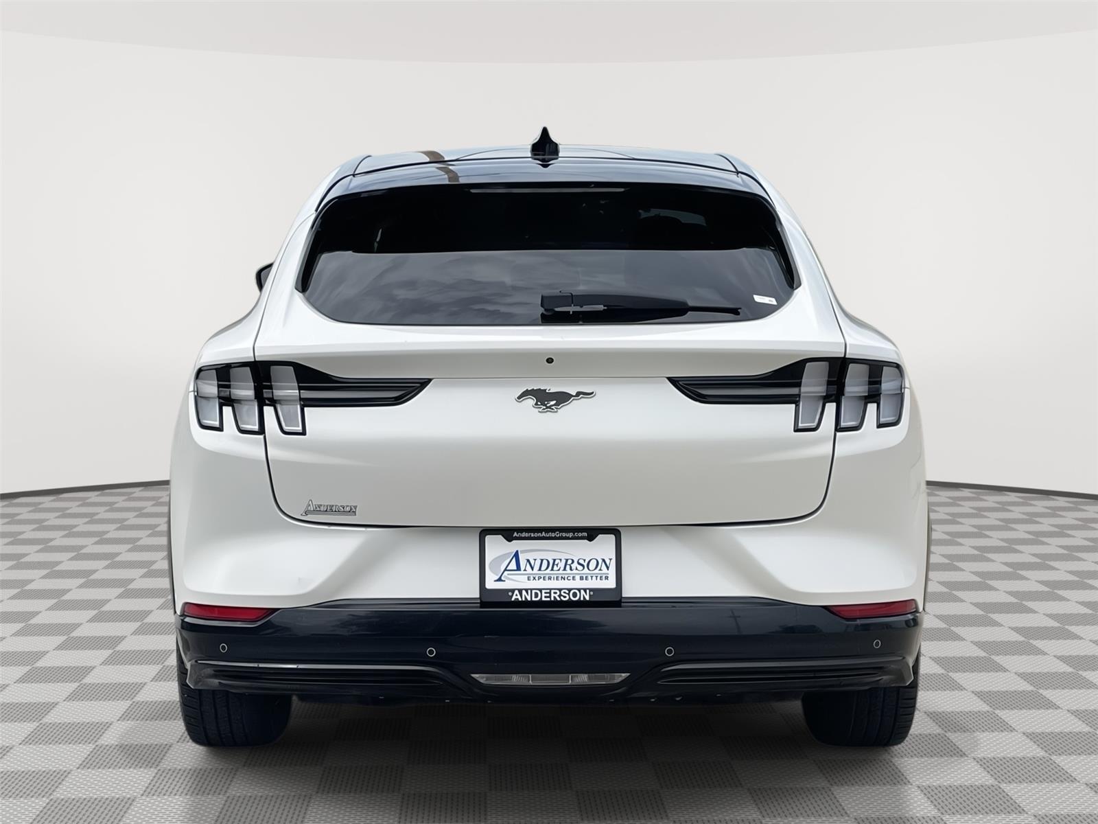 Vehicle photo 8