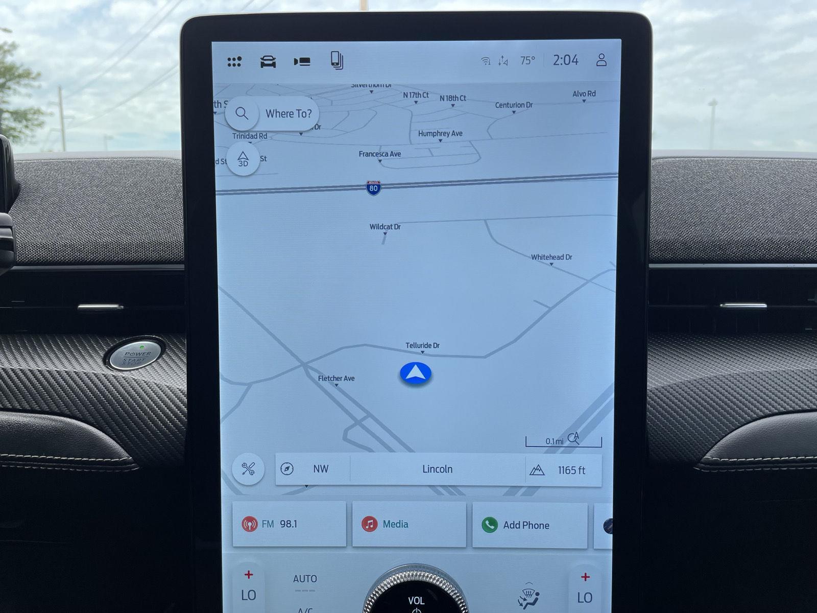 Vehicle photo 26