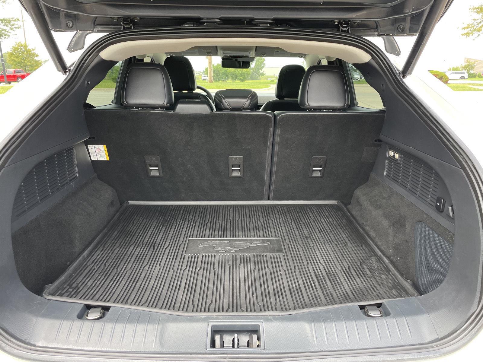 Vehicle photo 37
