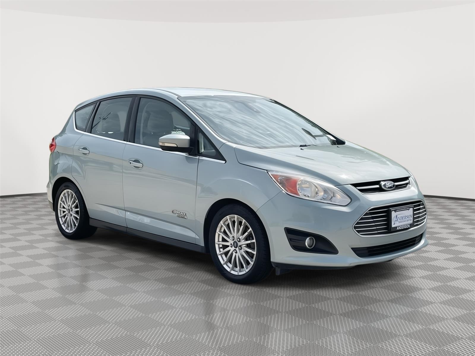 Vehicle photo 5
