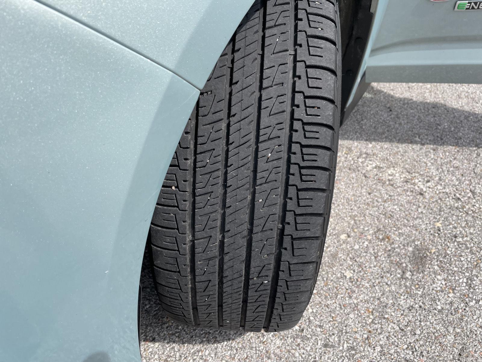 Vehicle photo 8