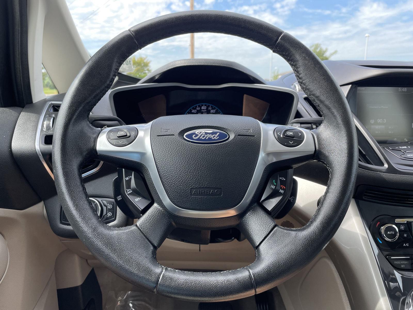 Vehicle photo 9