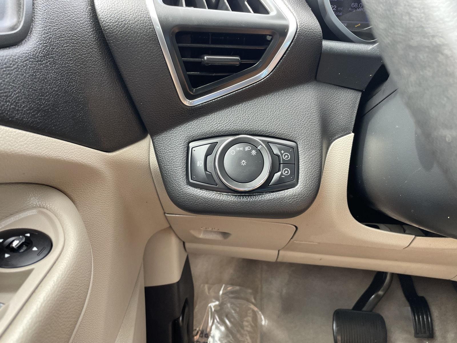 Vehicle photo 12