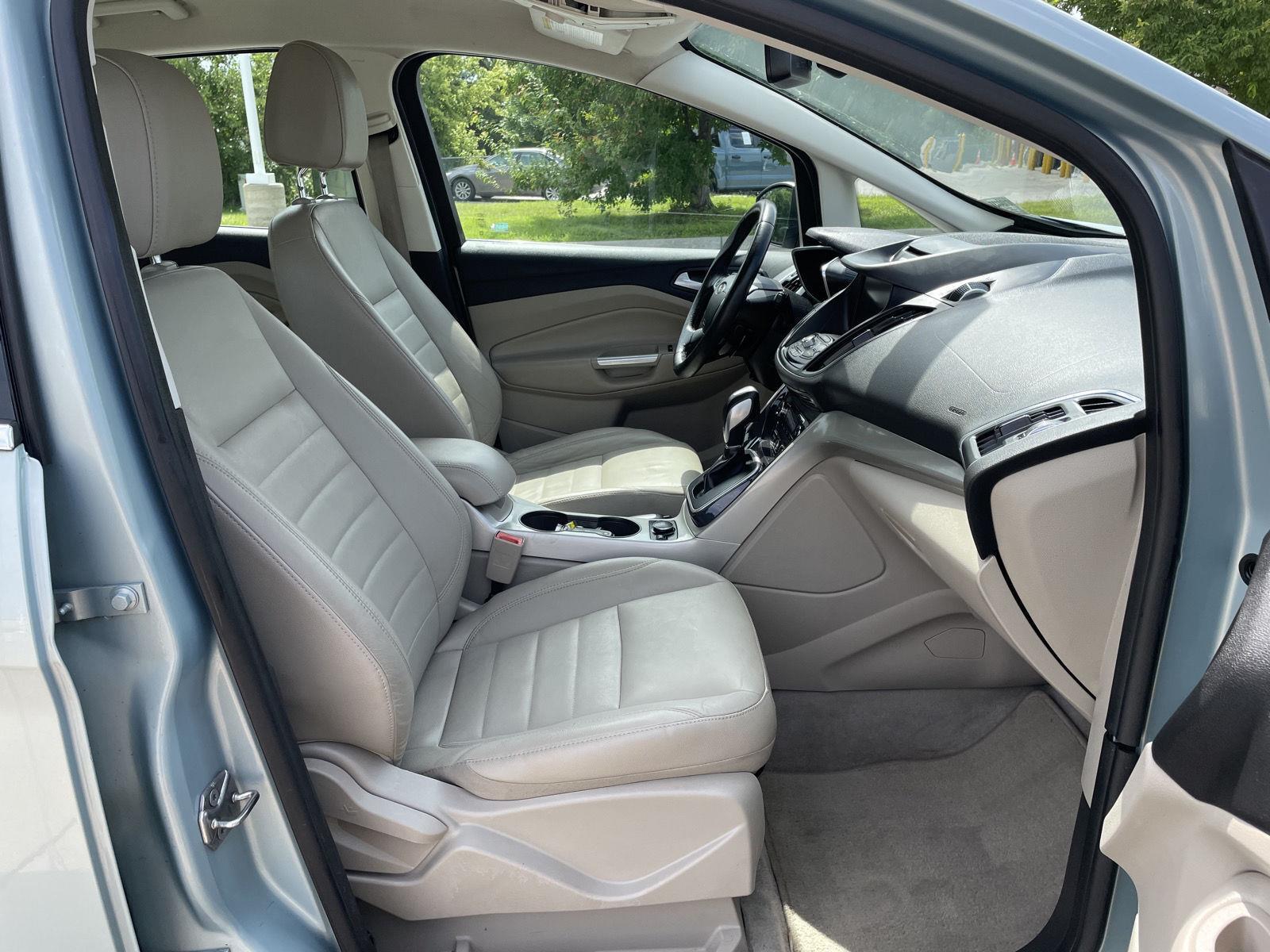 Vehicle photo 15