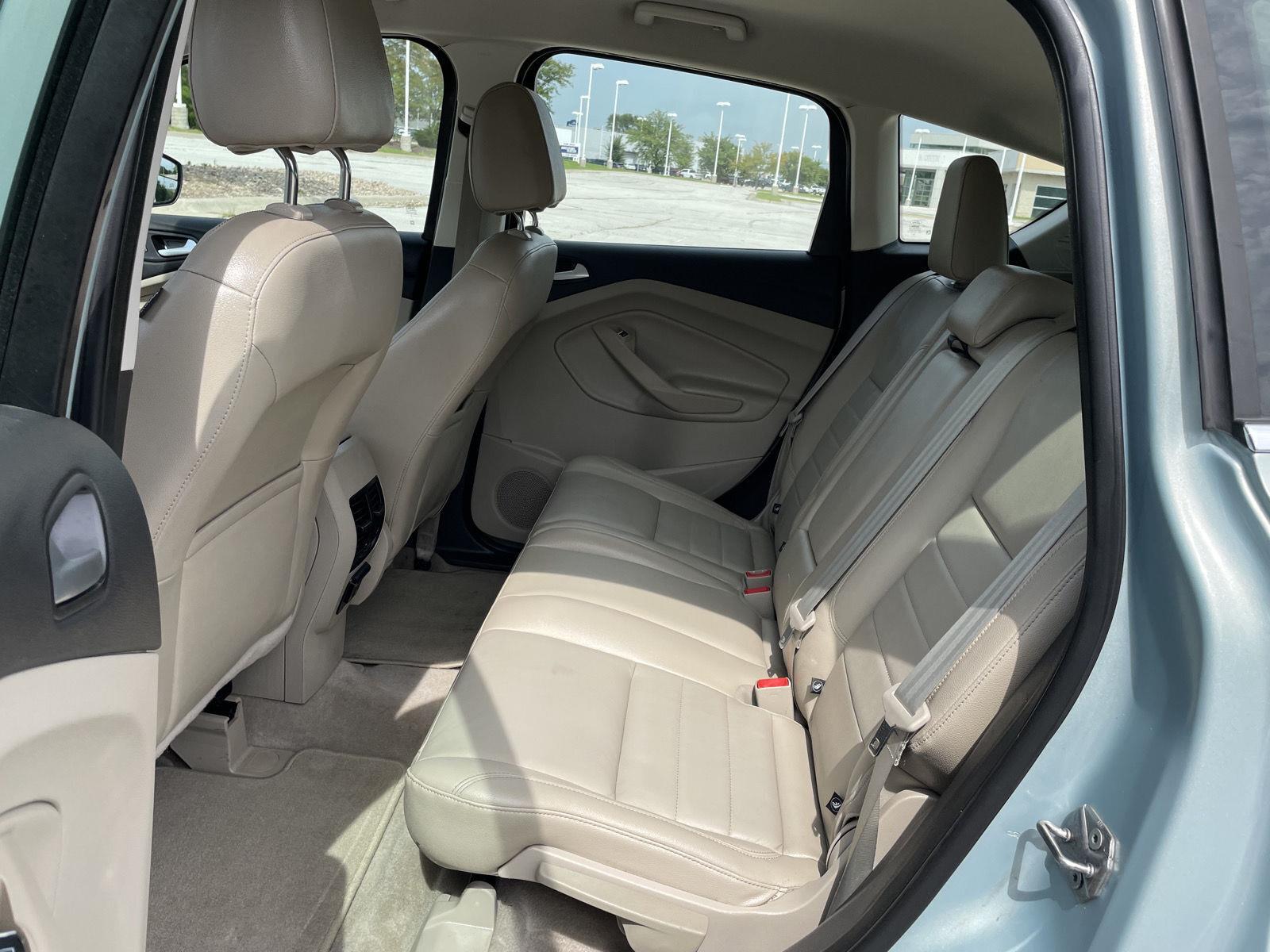 Vehicle photo 16