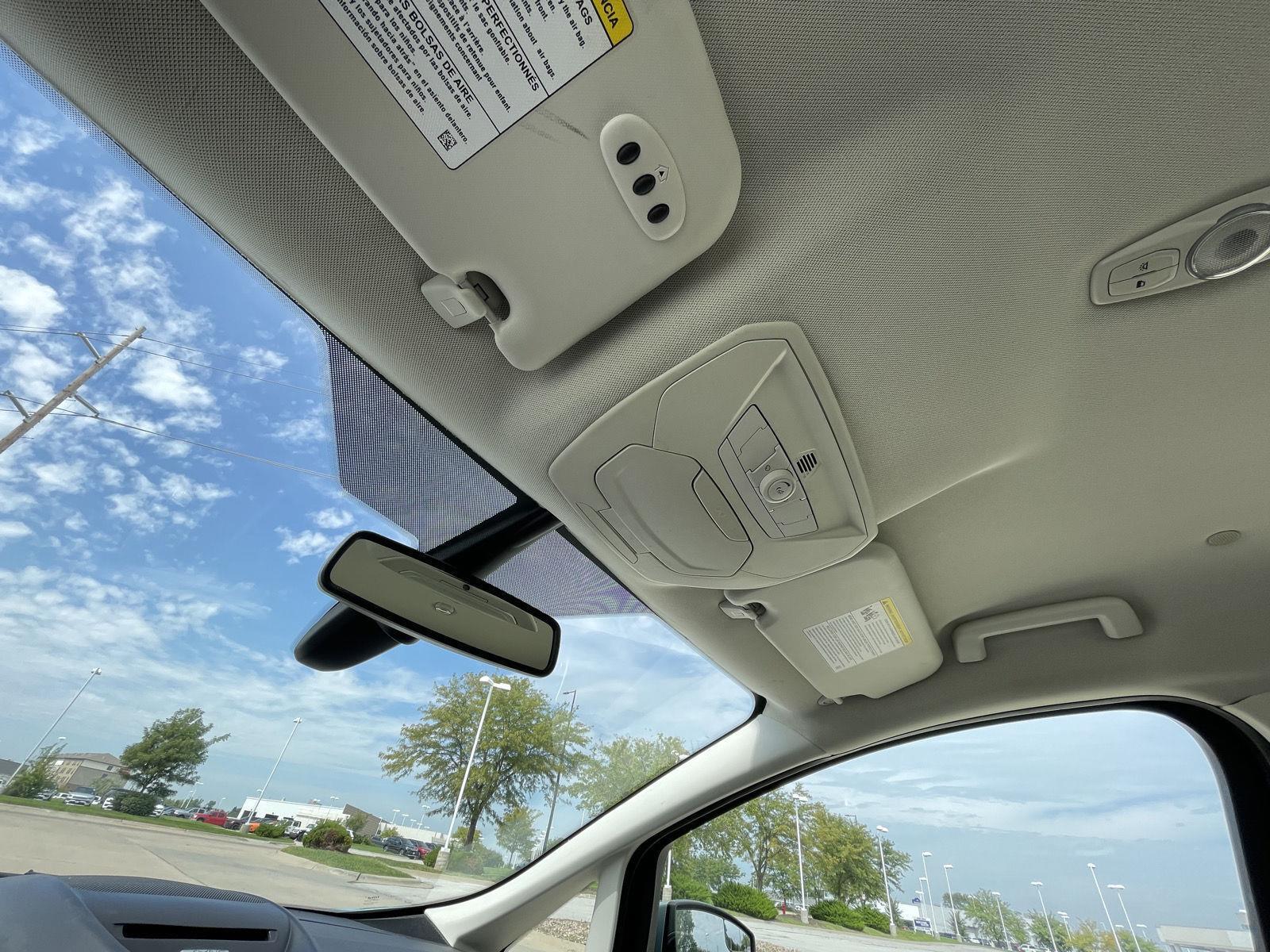 Vehicle photo 17