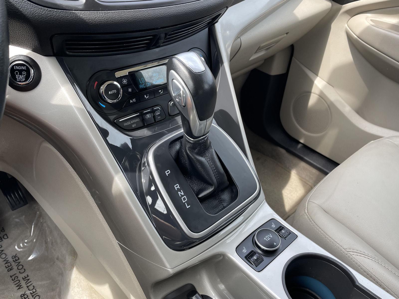Vehicle photo 24