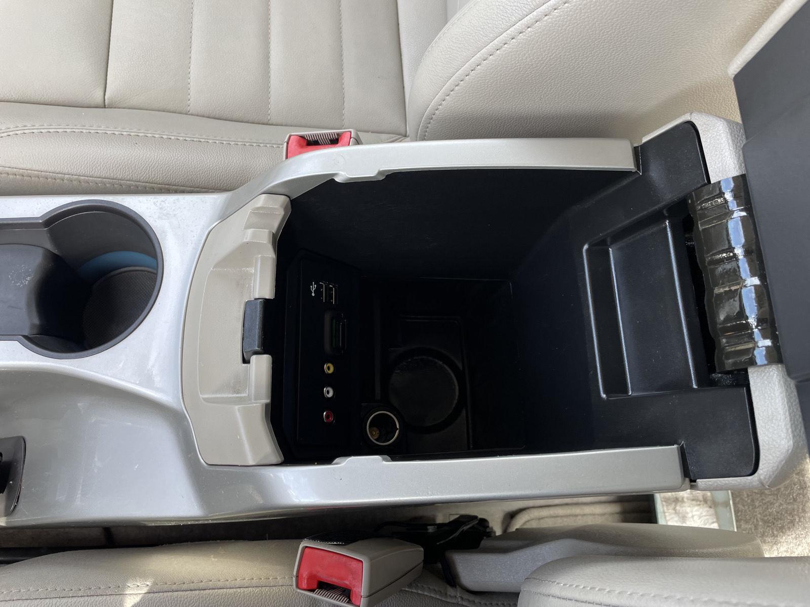 Vehicle photo 25