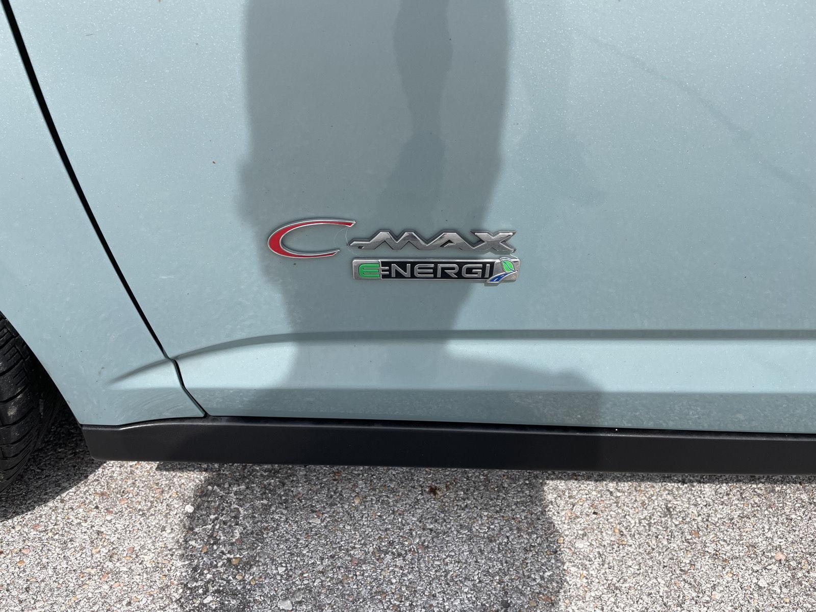 Vehicle photo 30