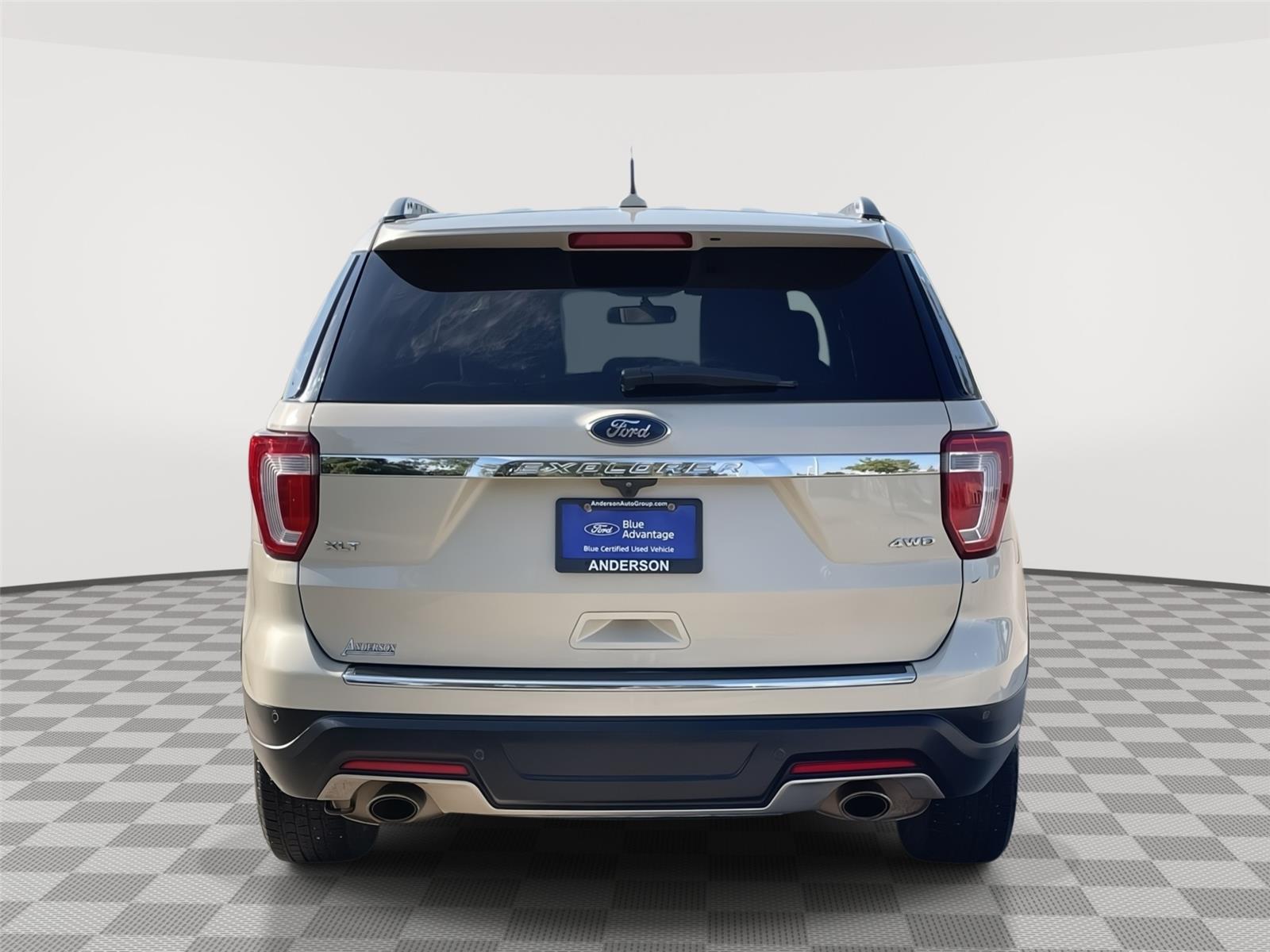 Vehicle photo 8