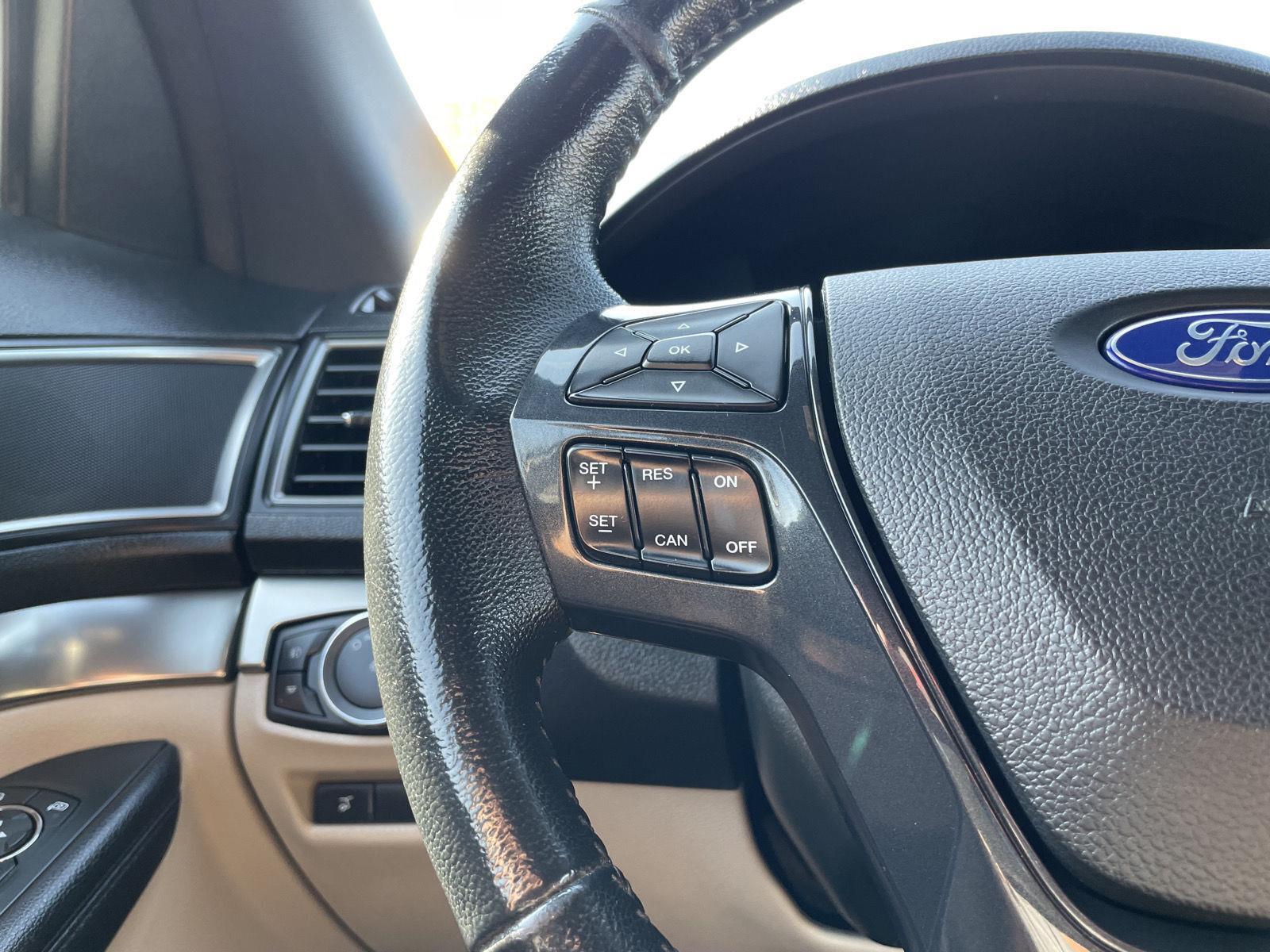 Vehicle photo 13