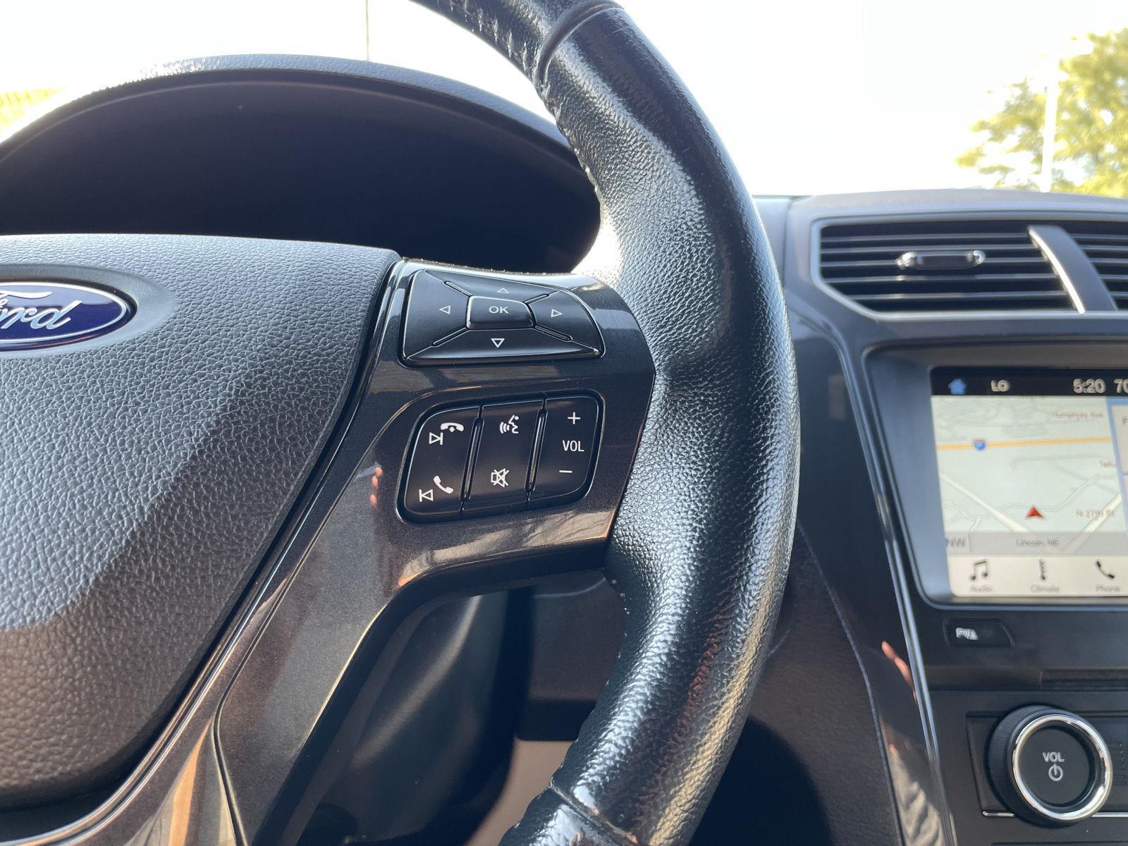 Vehicle photo 14