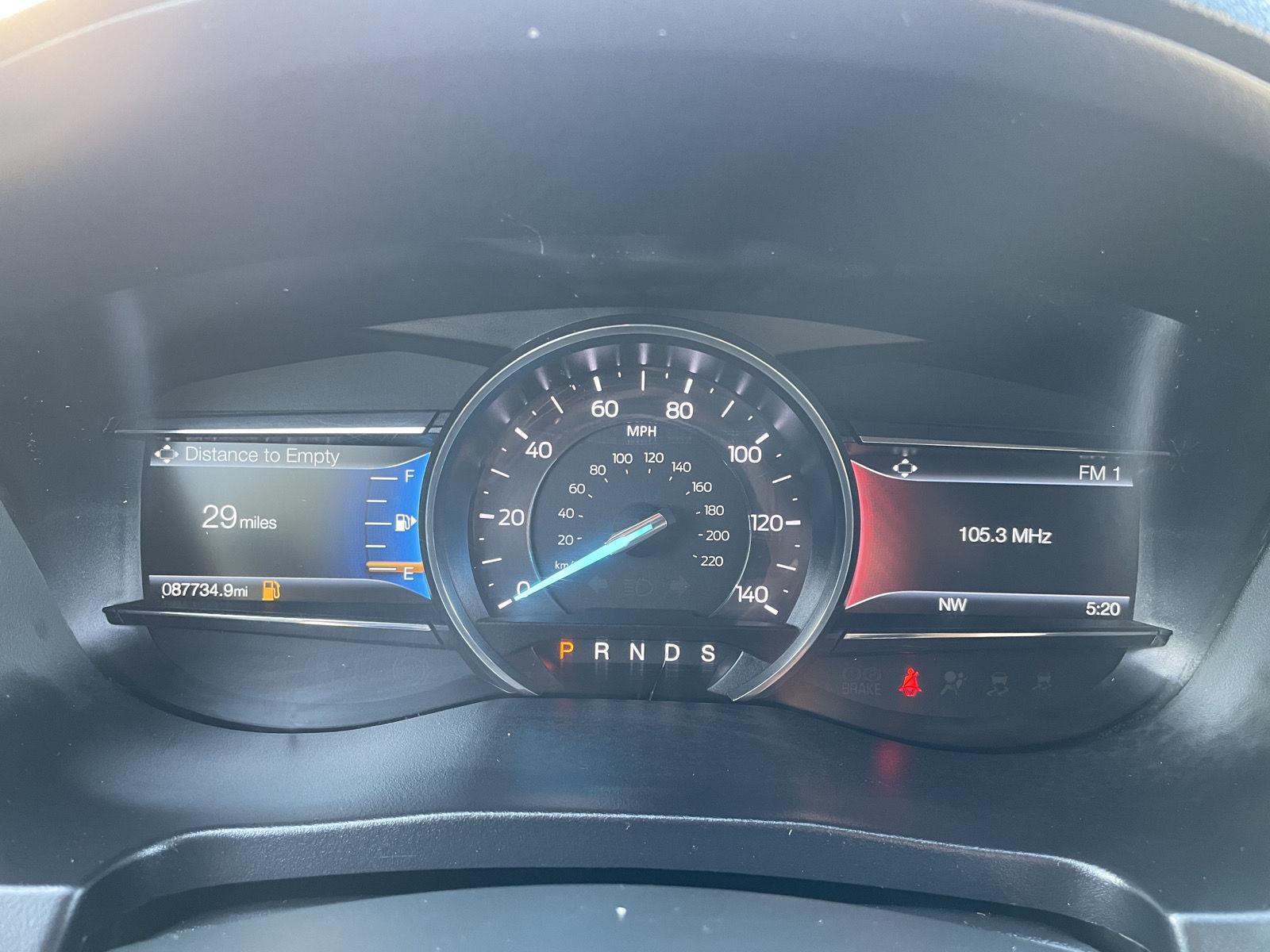 Vehicle photo 15