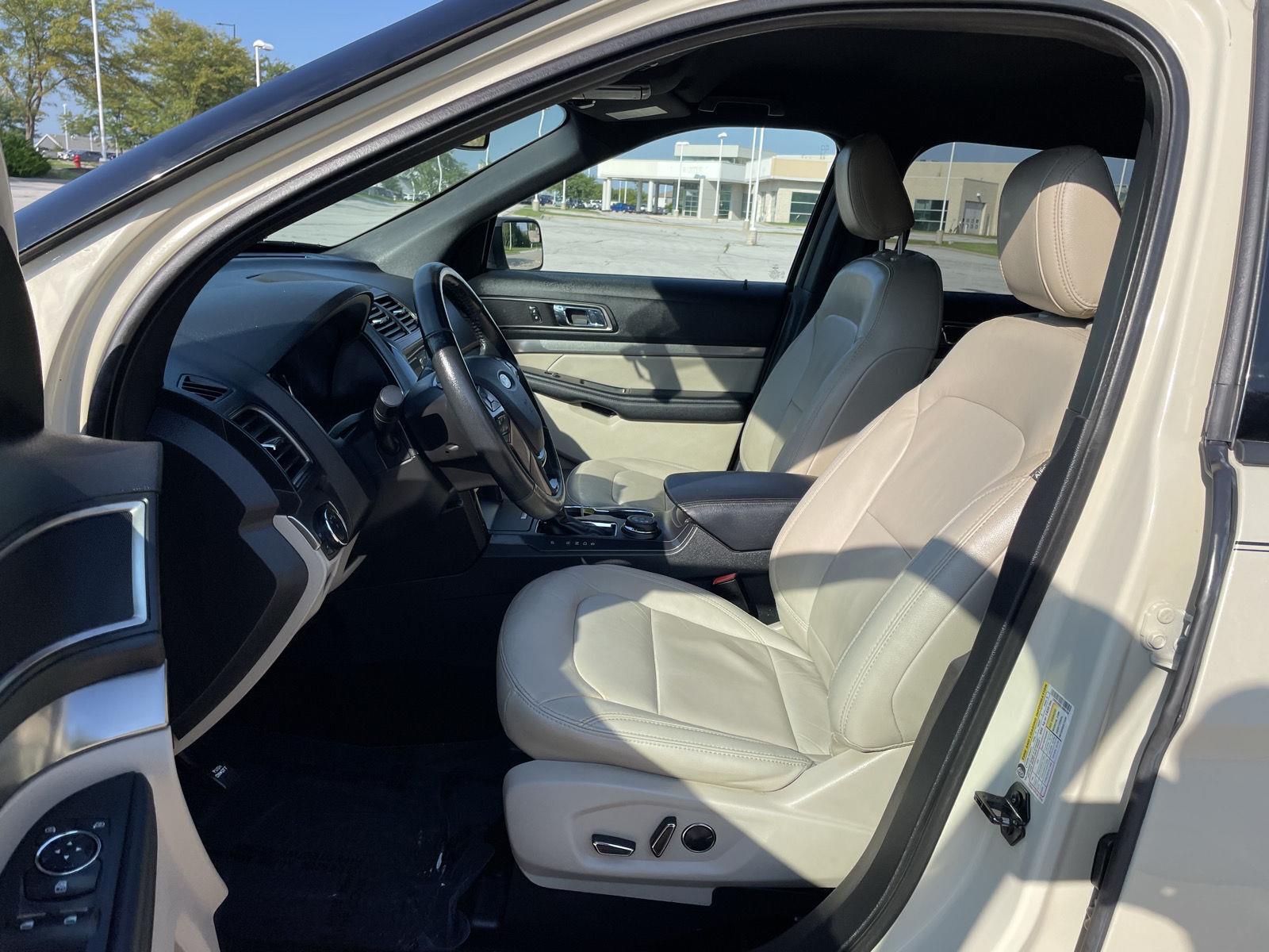 Vehicle photo 17