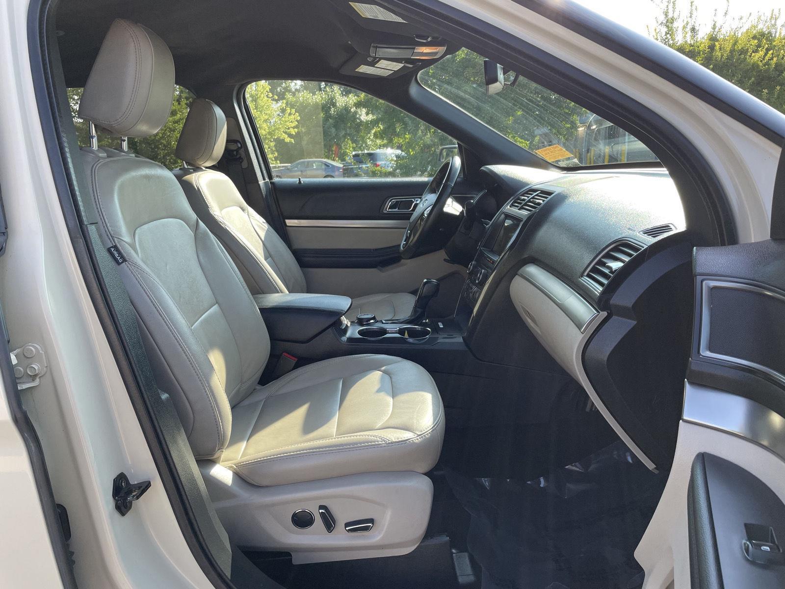 Vehicle photo 19
