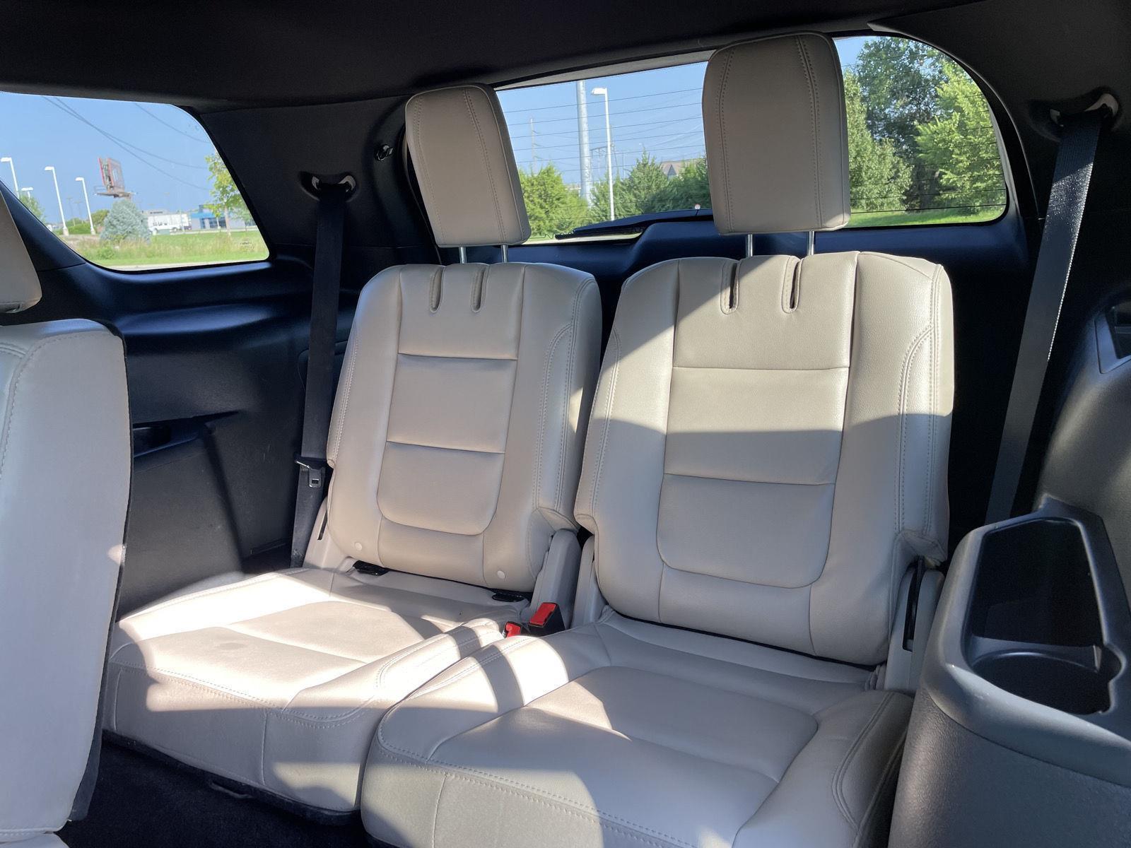 Vehicle photo 21