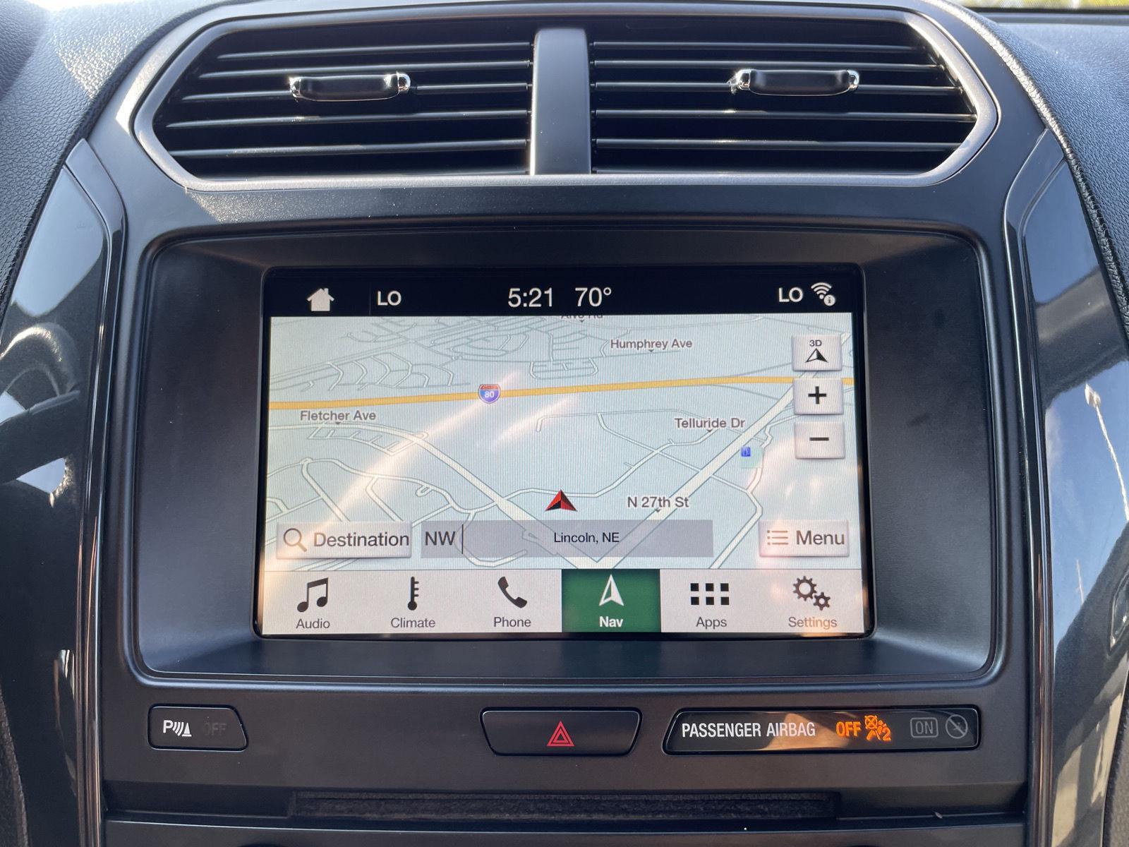 Vehicle photo 25