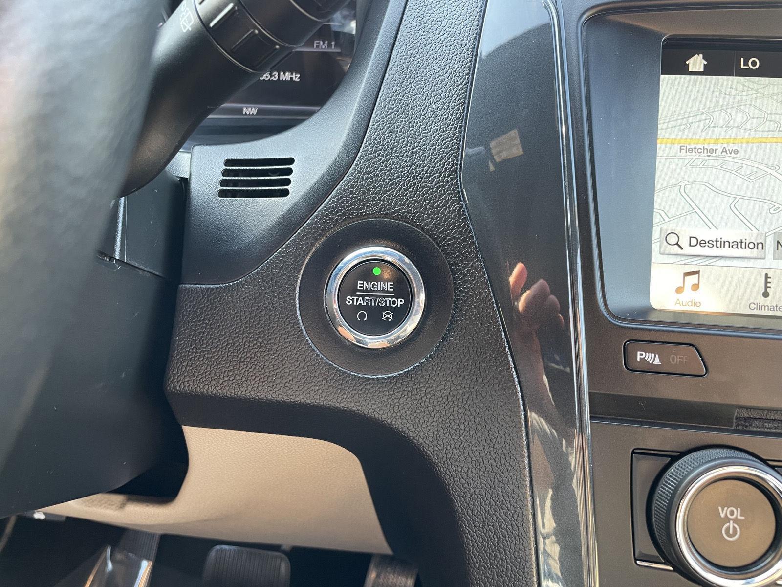 Vehicle photo 26