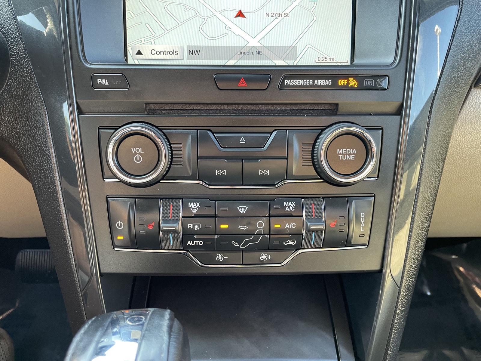 Vehicle photo 27