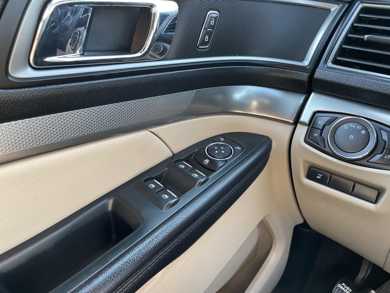 Vehicle photo 31