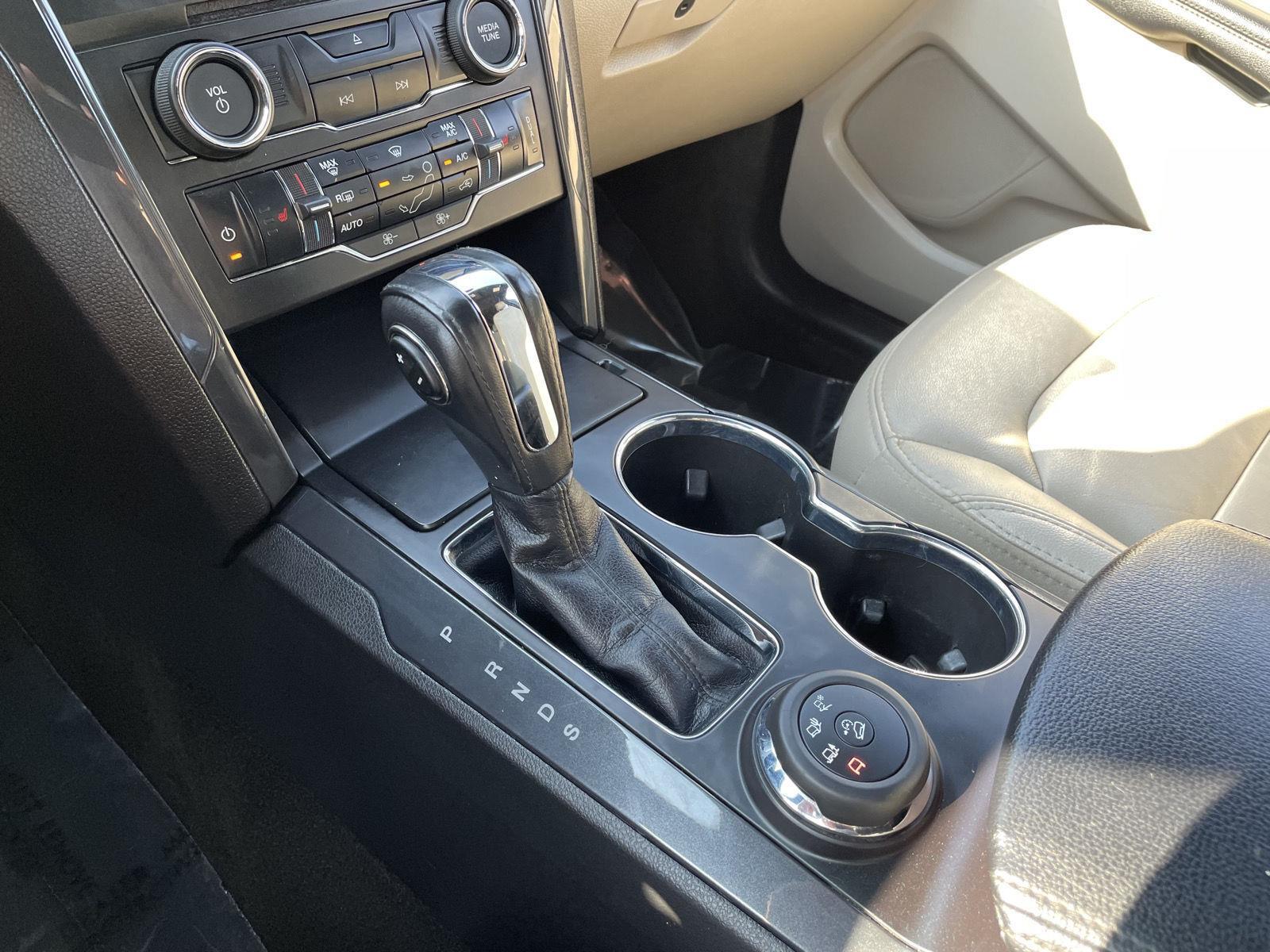 Vehicle photo 32