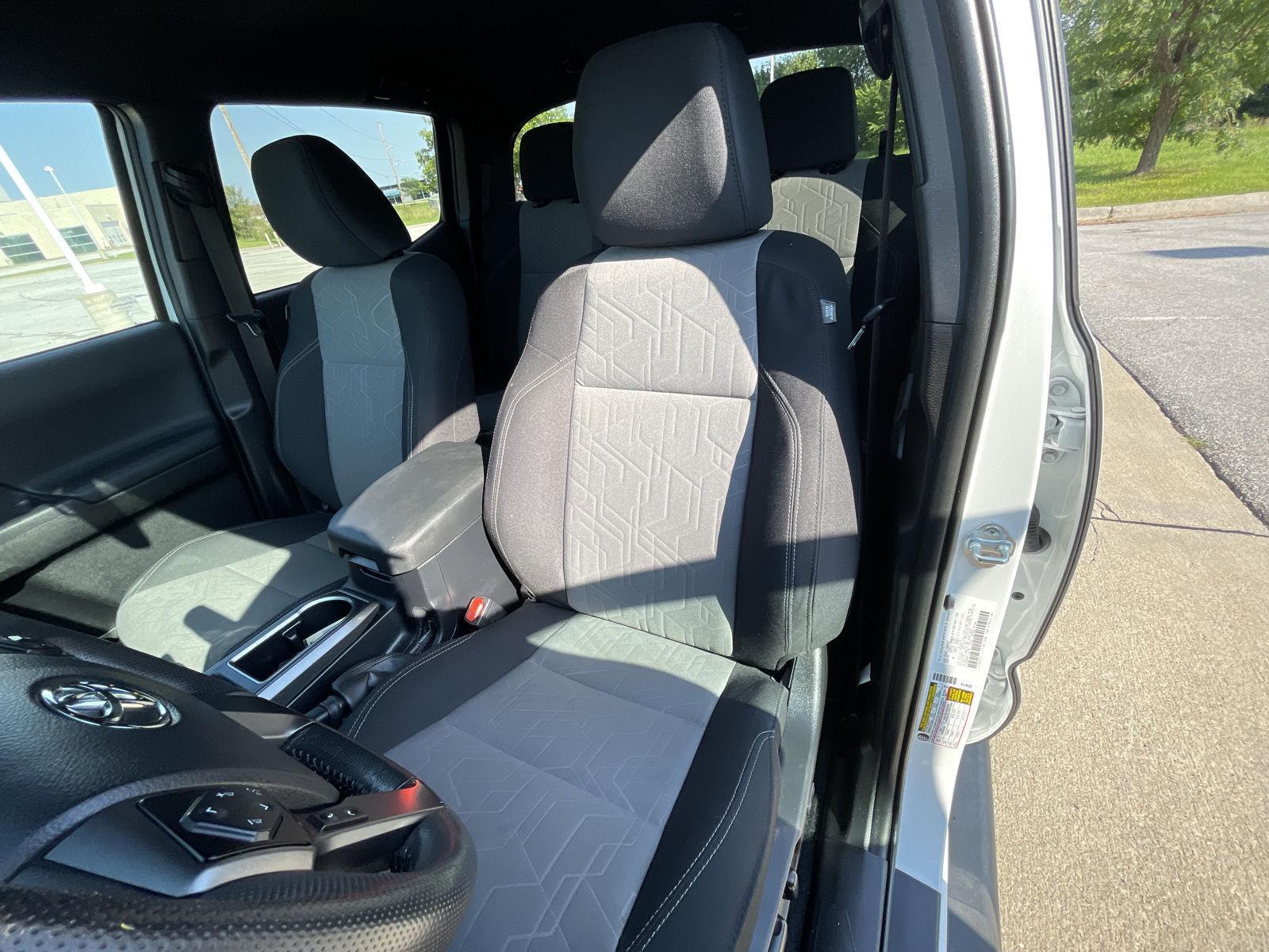Vehicle photo 17
