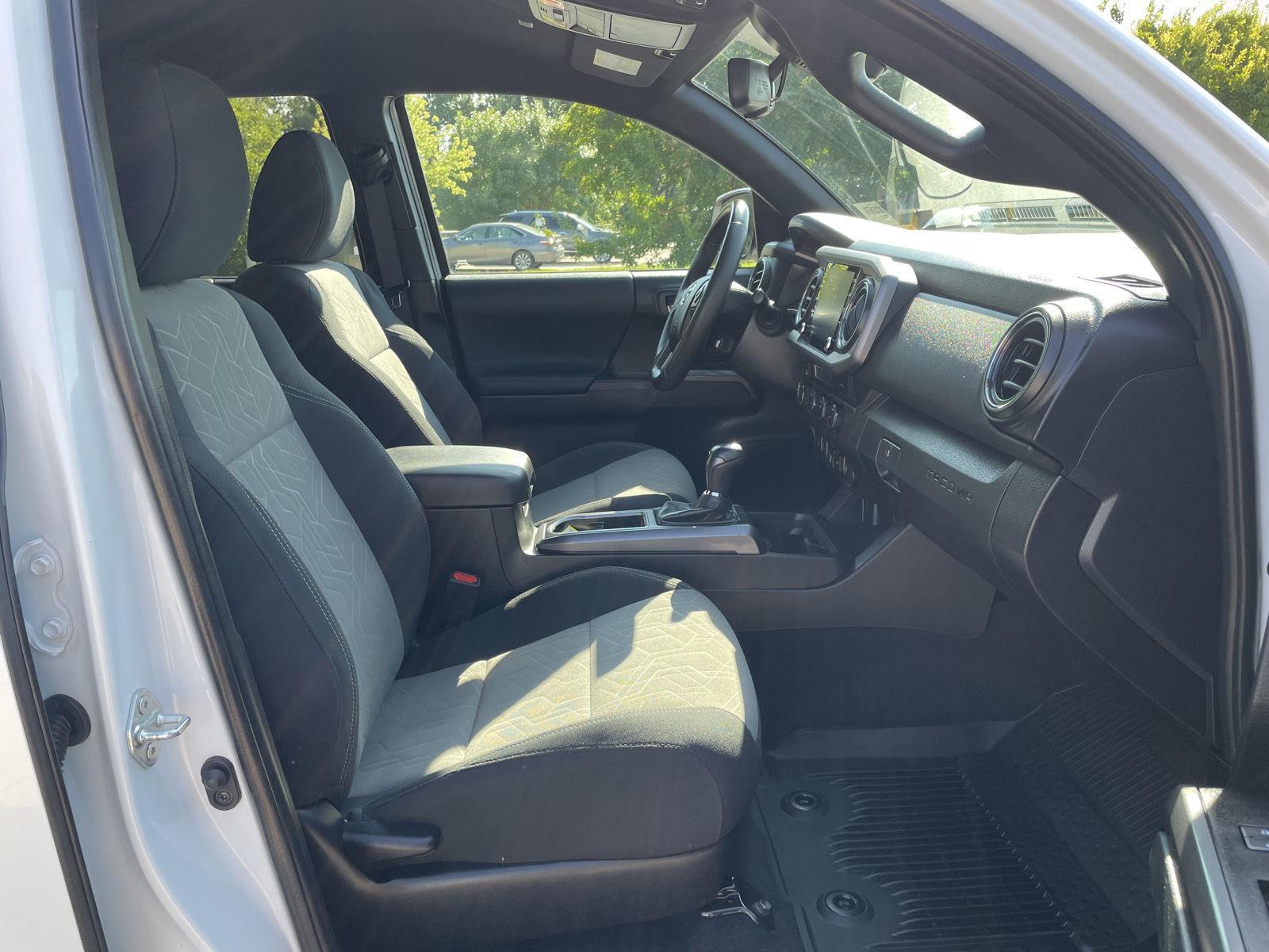 Vehicle photo 18